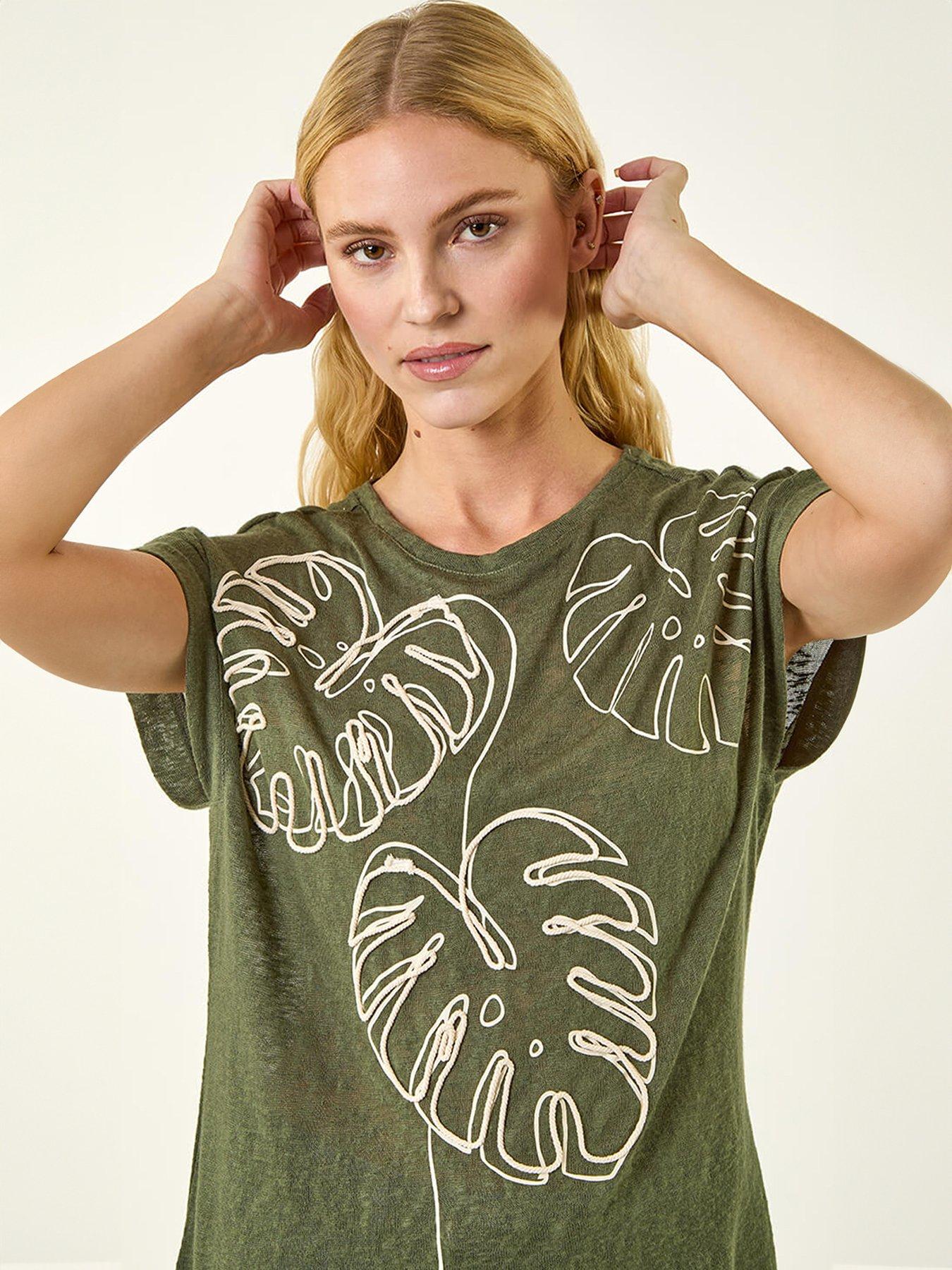 roman-textured-leaf-t-shirtoutfit