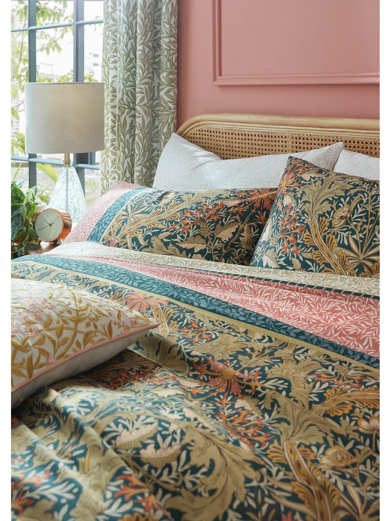 Image 3 of 7 of William Morris at Home Kelmscott Super Quilt Set