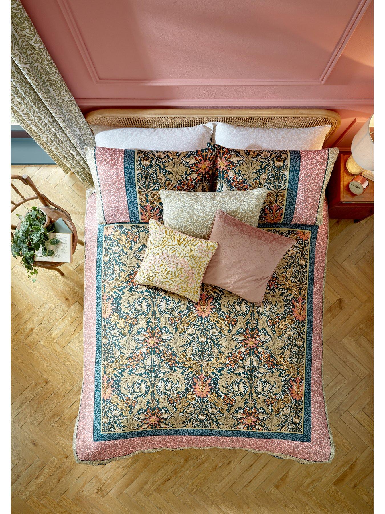 Image 7 of 7 of William Morris at Home Kelmscott Super Quilt Set