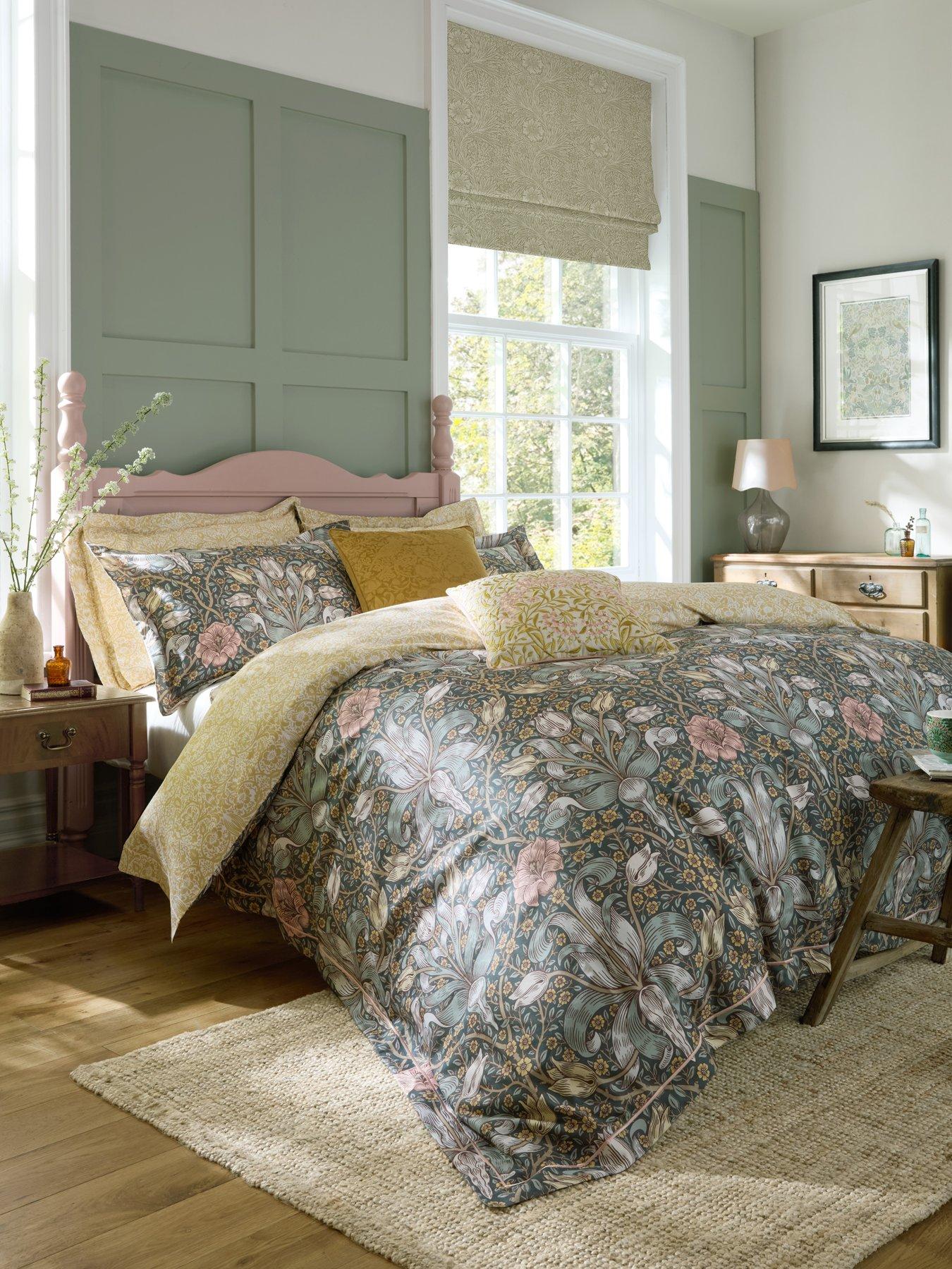 william-morris-at-home-spring-thicket-quilt-set