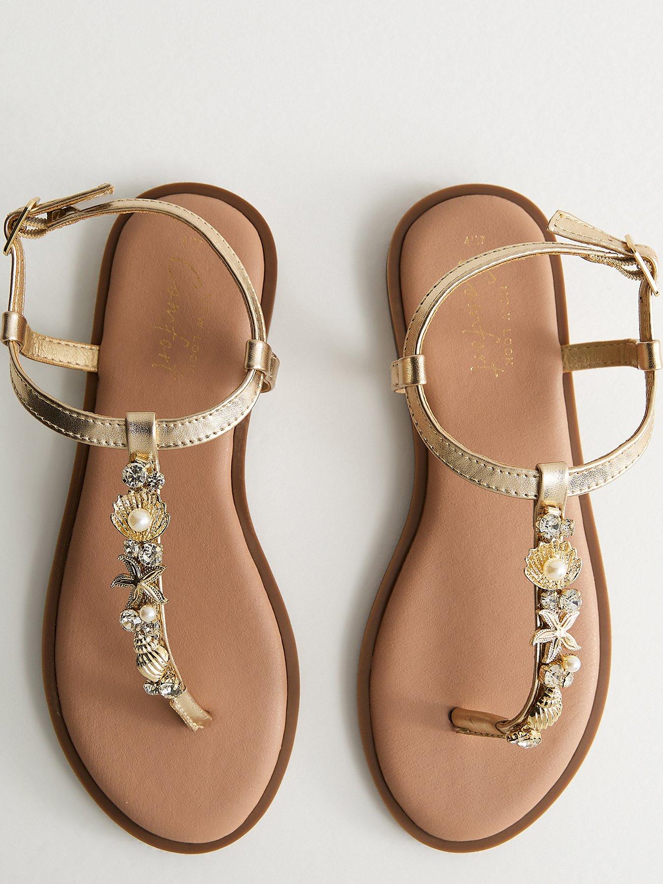 Image 4 of 5 of New Look Shell And Starfish Charm Sandals - Gold