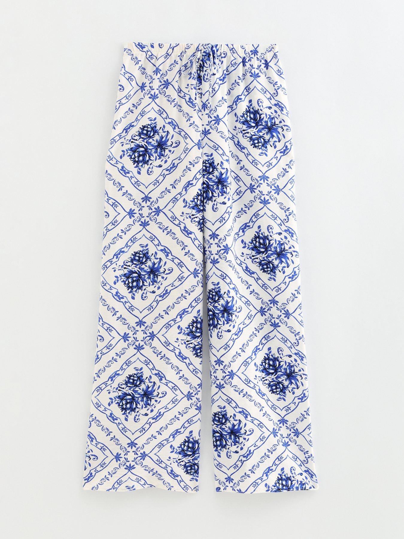 Image 5 of 6 of New Look White Tile Pattern Beach Wide Leg Trousers