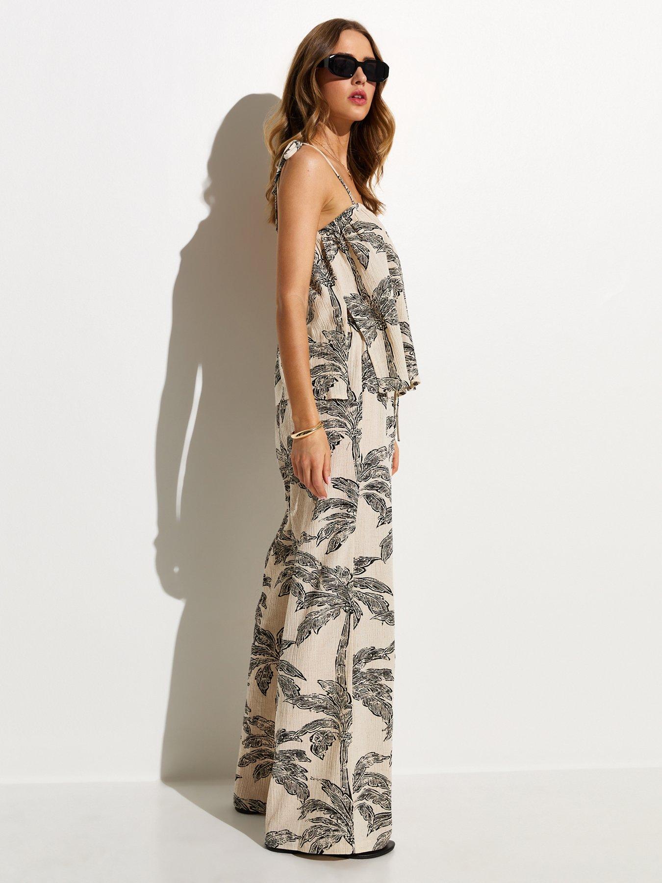 new-look-mono-palm-ll-topoutfit