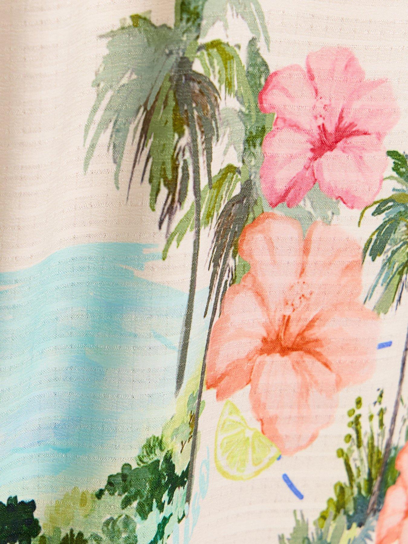 Image 6 of 6 of New Look White Tropical Beach Maxi Dress