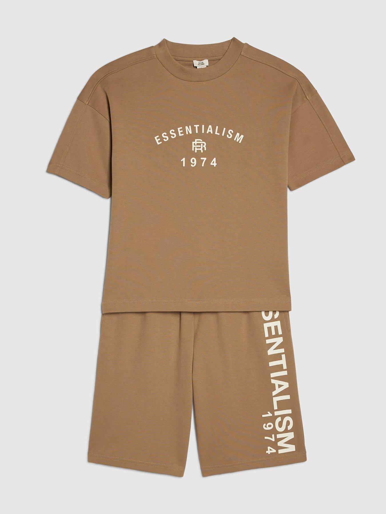 Image 3 of 5 of River Island Older Boys Essentialism T-Shirt And&nbsp;Shorts Set&nbsp;- Beige