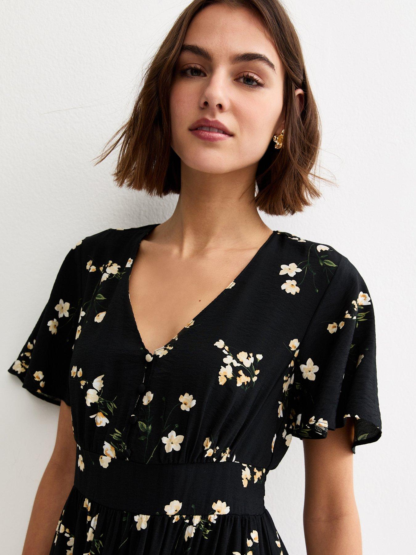 new-look-floral-flutter-sleeve-midi-dress-blackoutfit