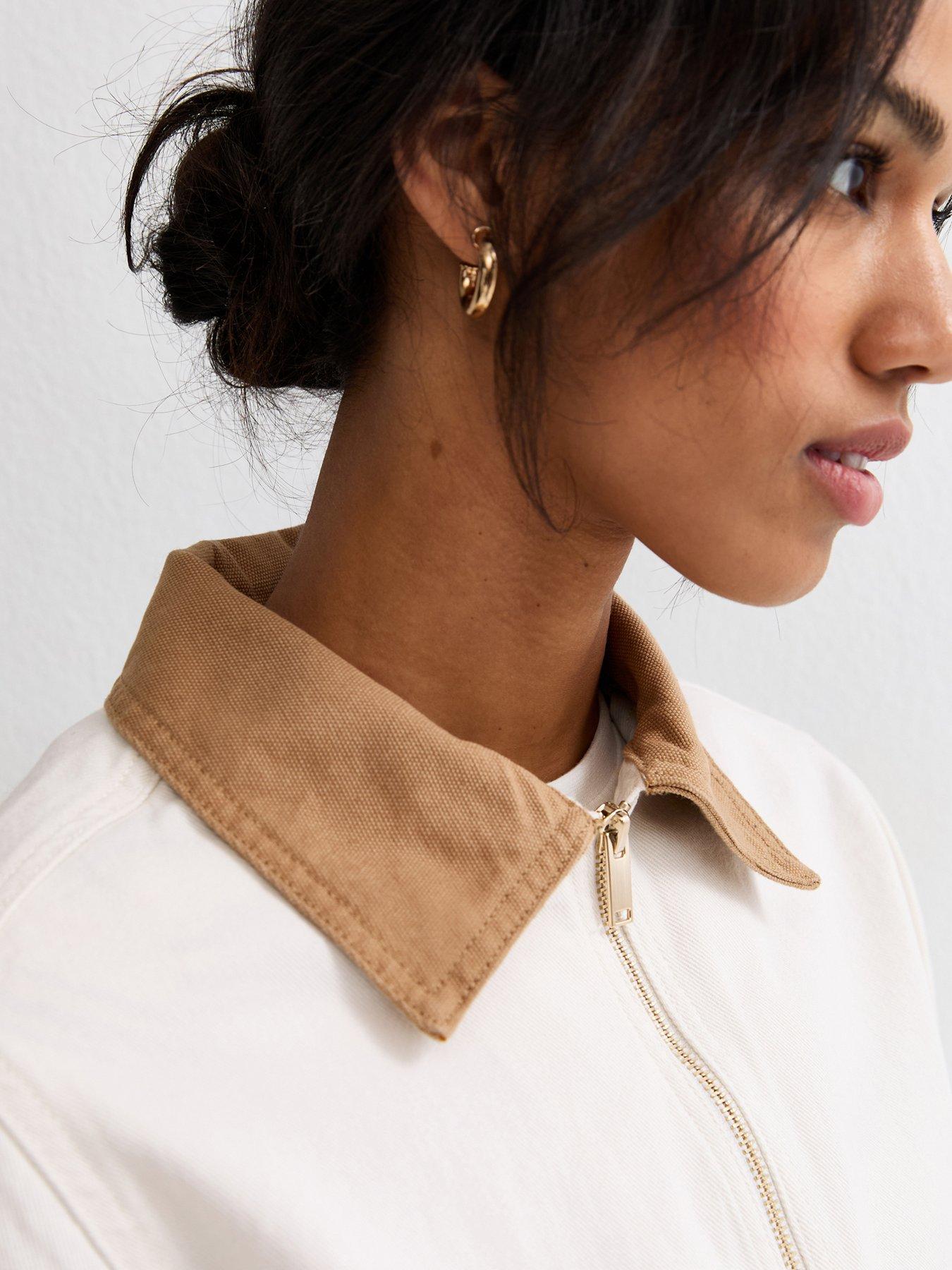 Image 4 of 5 of New Look Off Contrast Collar Barn Jacket - White