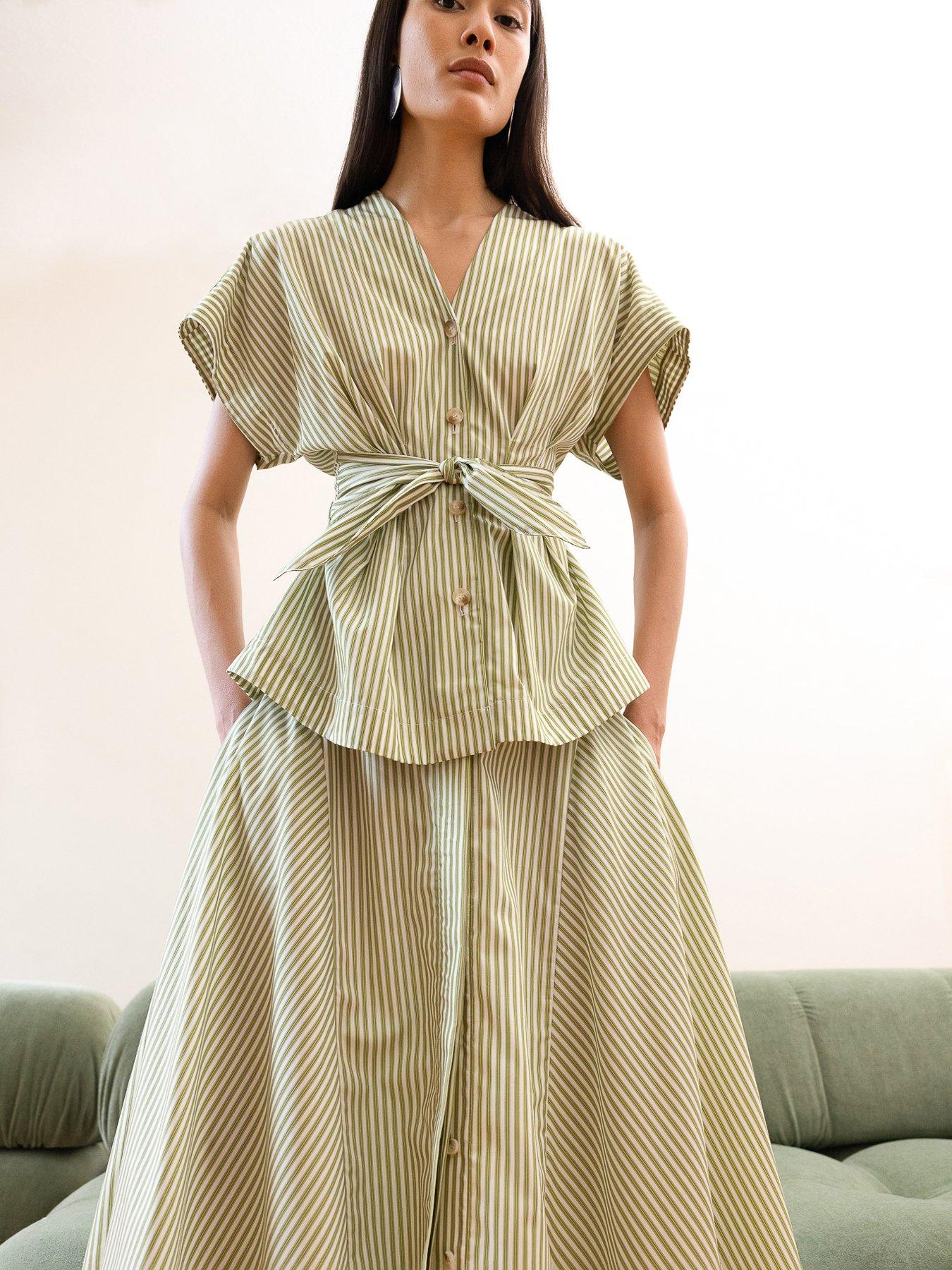 Image 3 of 5 of Vi.ve.re Reese V Neck Waisted Top - Green