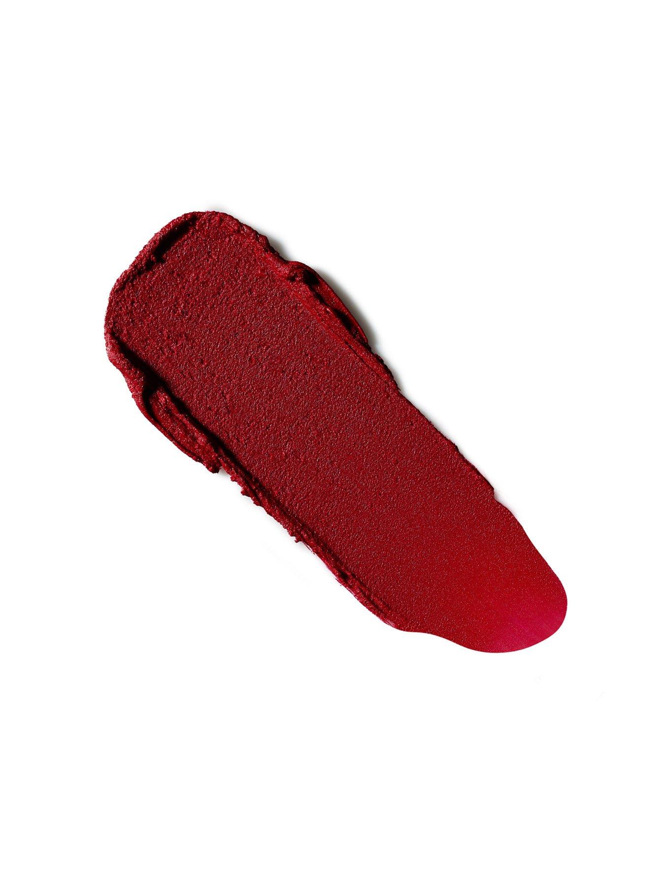 Image 3 of 7 of L'Oreal Paris colour Riche Blurred Matte Lipstick Soft-Matte, Blurred Finish