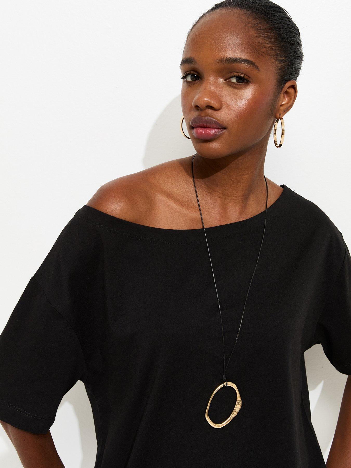 Image 4 of 5 of New Look Off The Shoulder Top - Black