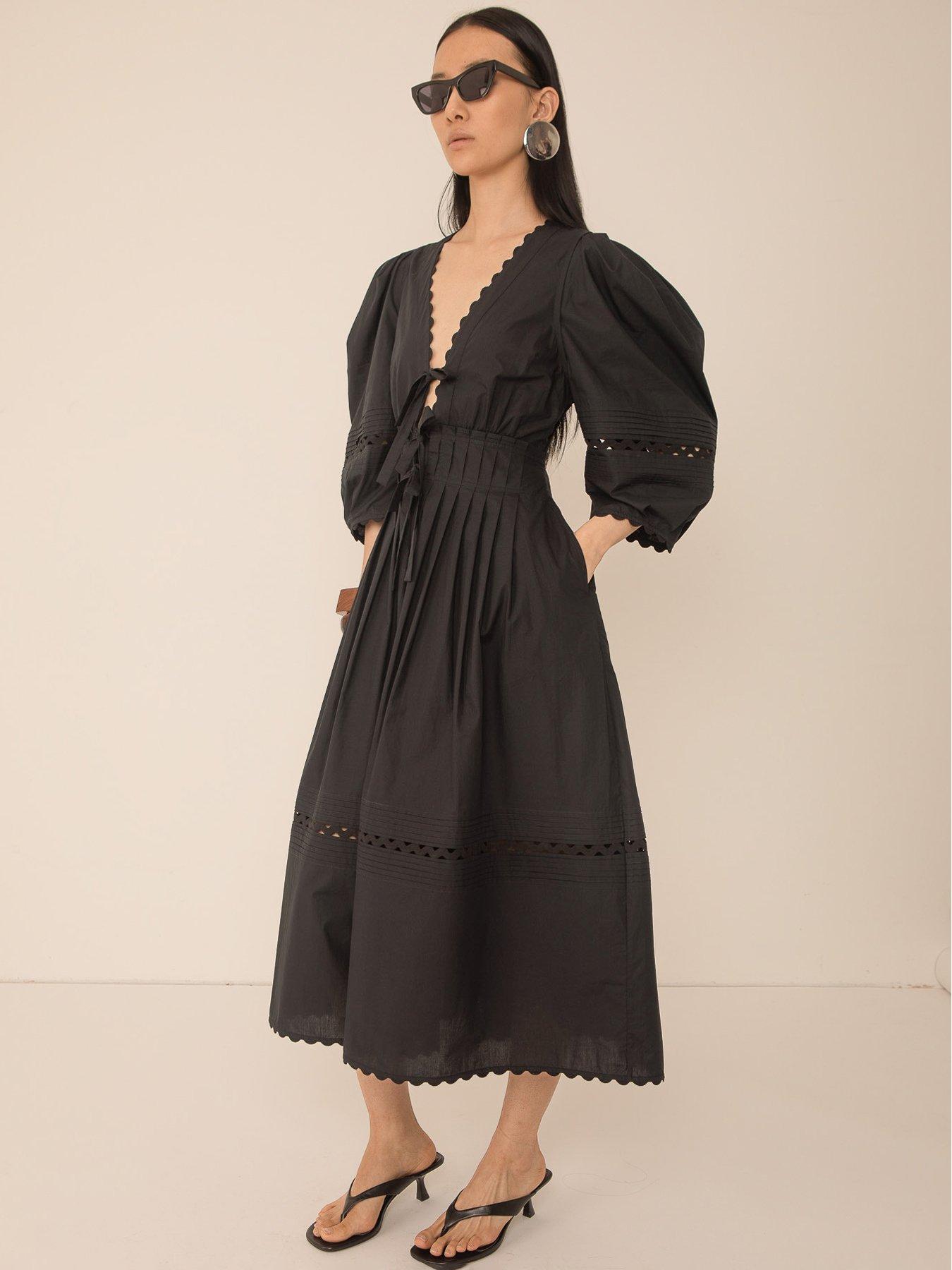 vivere-pilar-pleat-dressdetail