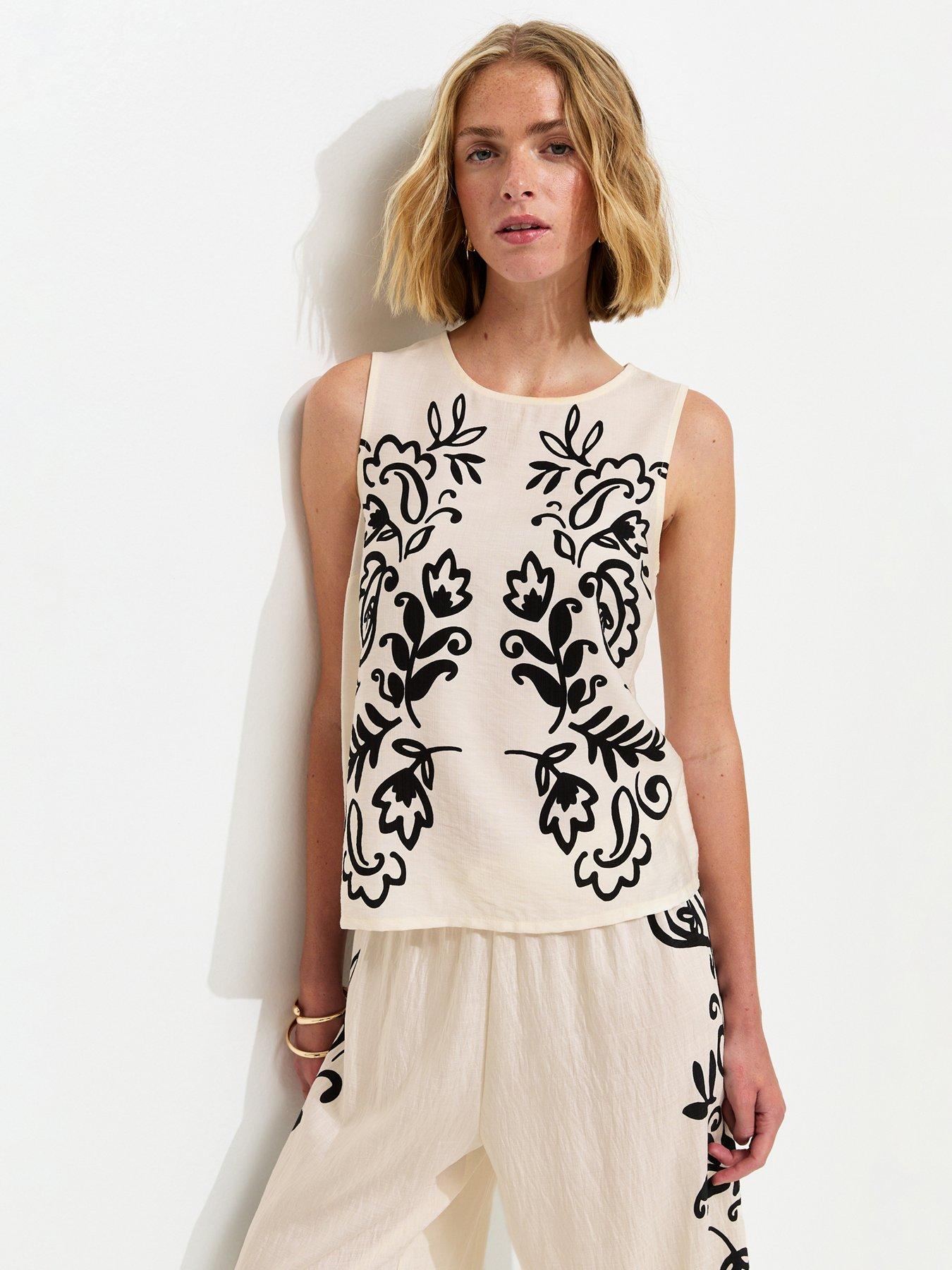 Image 1 of 6 of New Look Paisley Print Tank Top - White/Black
