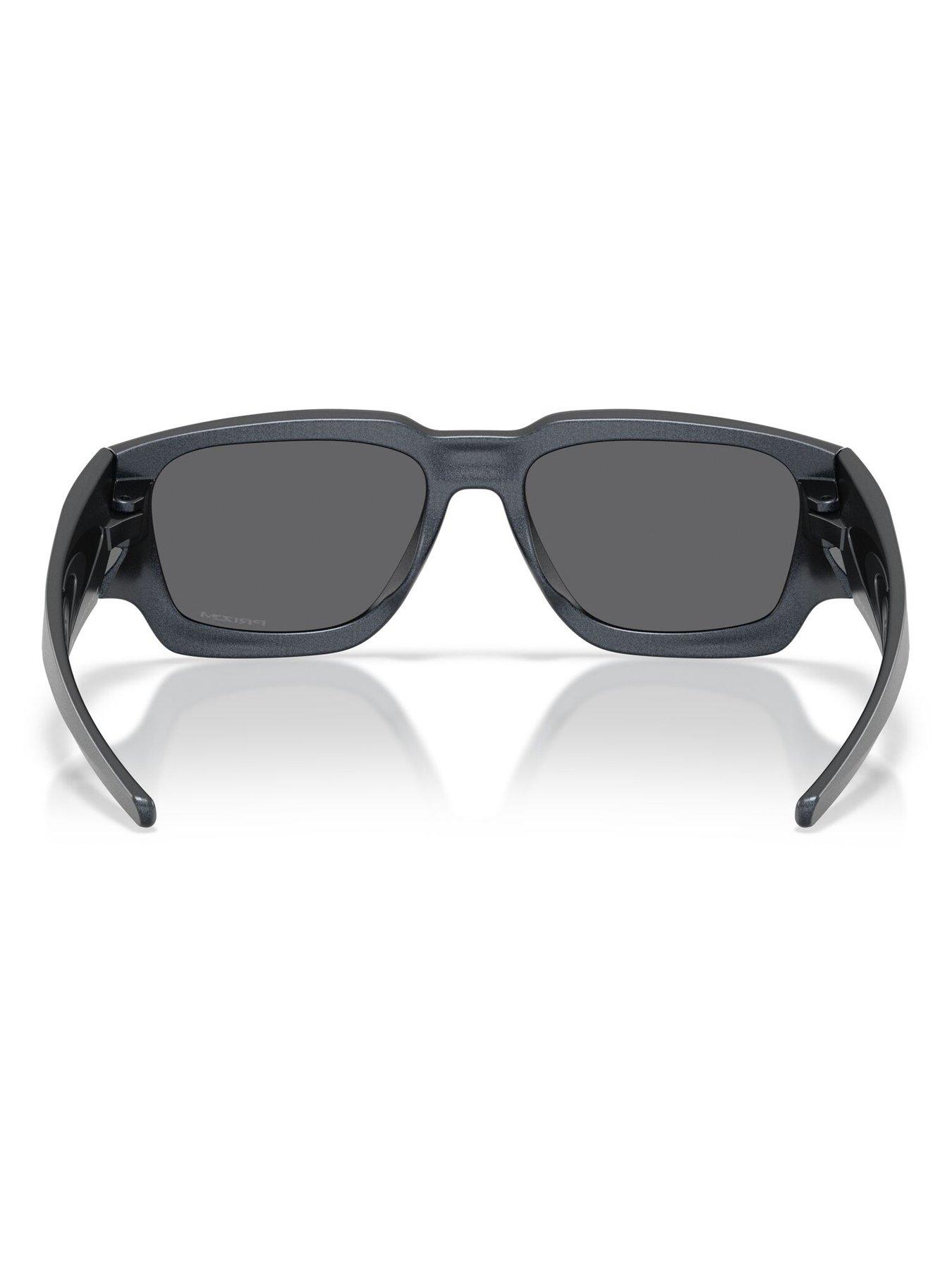 oakley-oakley-instagator-rectangle-sunglassesoutfit