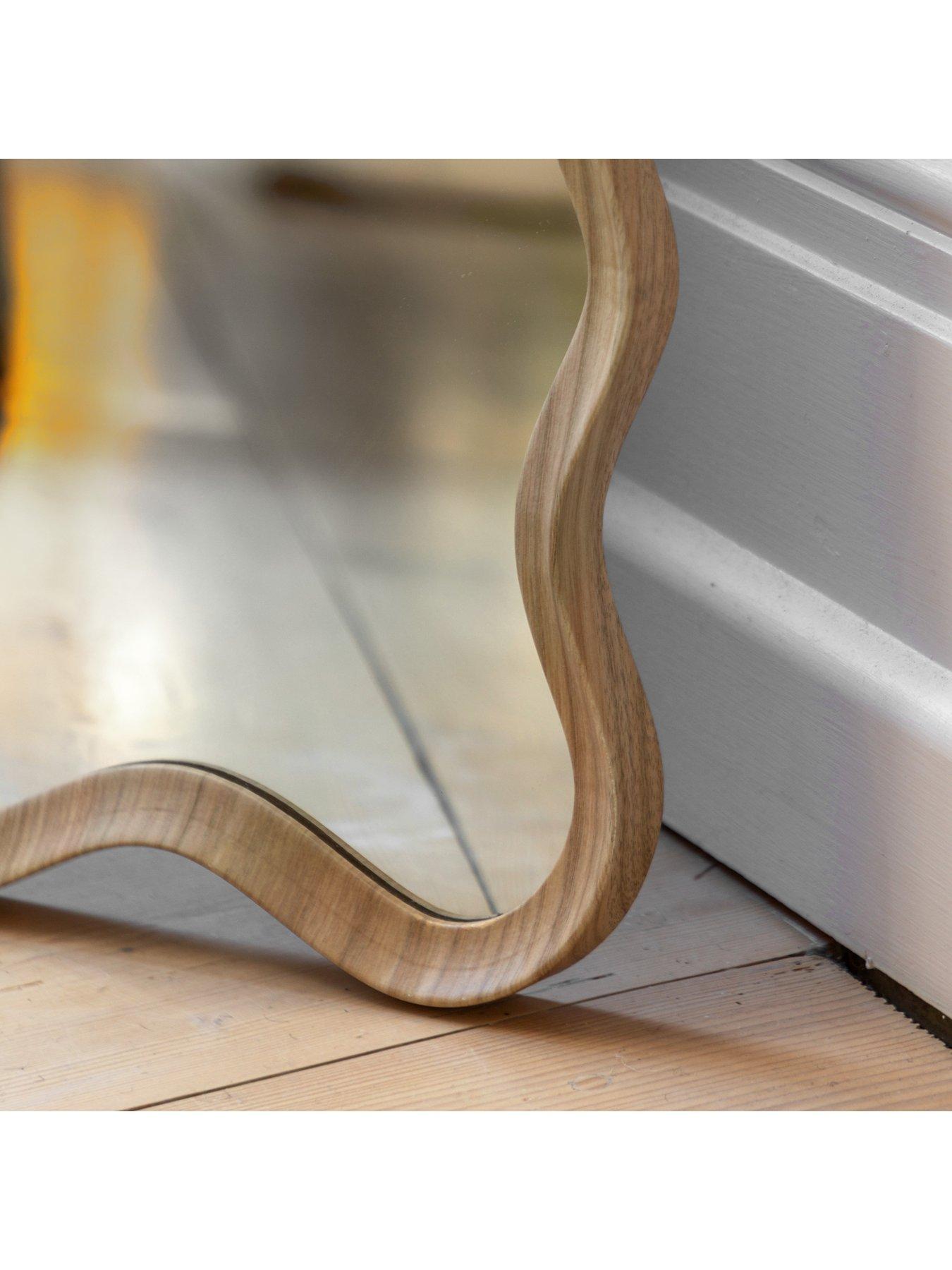gallery-wiggle-leaner-mirror-oak-500x30x1500mmdetail