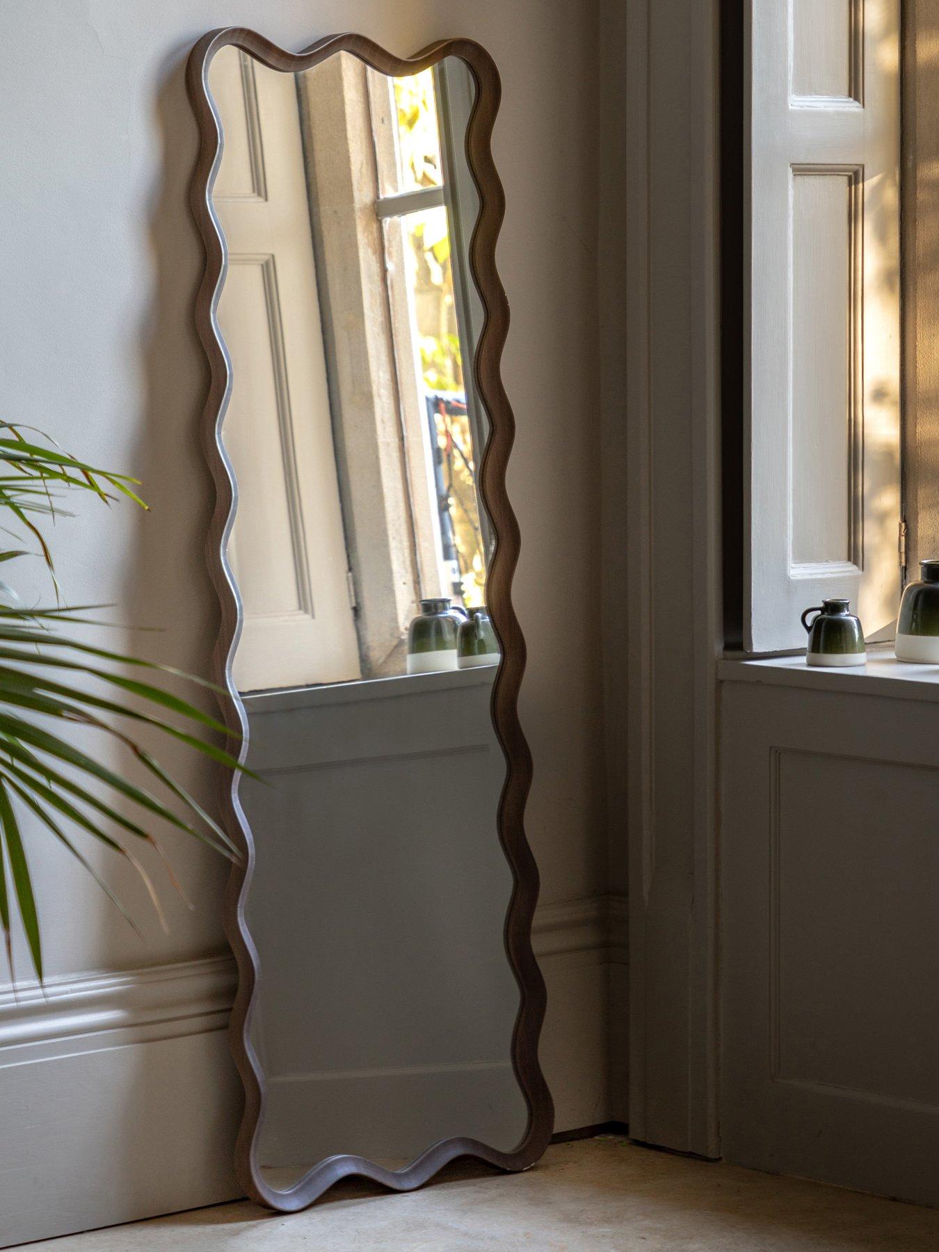 gallery-wiggle-leaner-mirror-walnut-500x30x1500mmfront