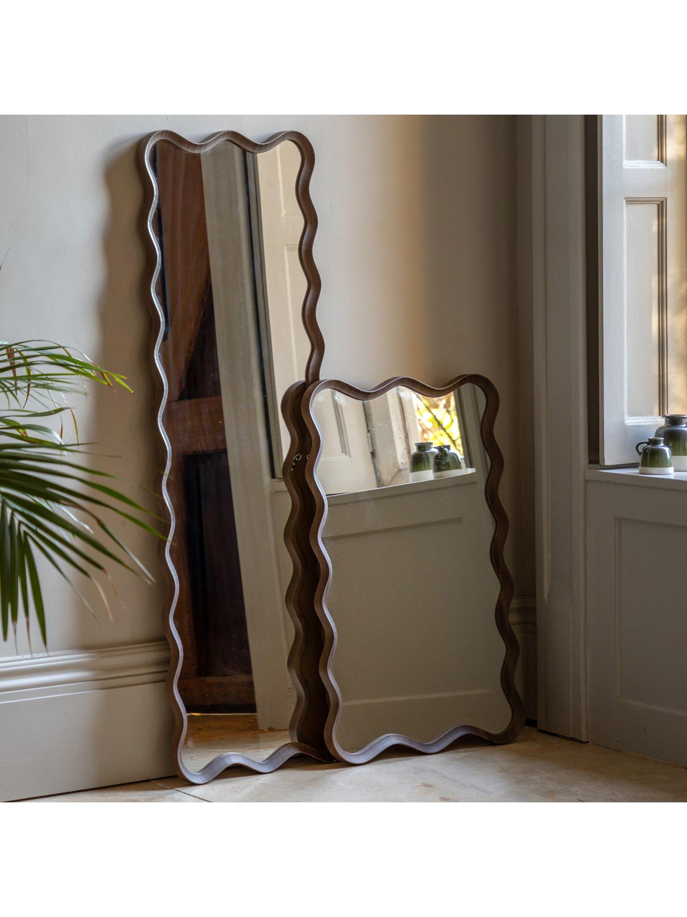 gallery-wiggle-leaner-mirror-walnut-500x30x1500mmback