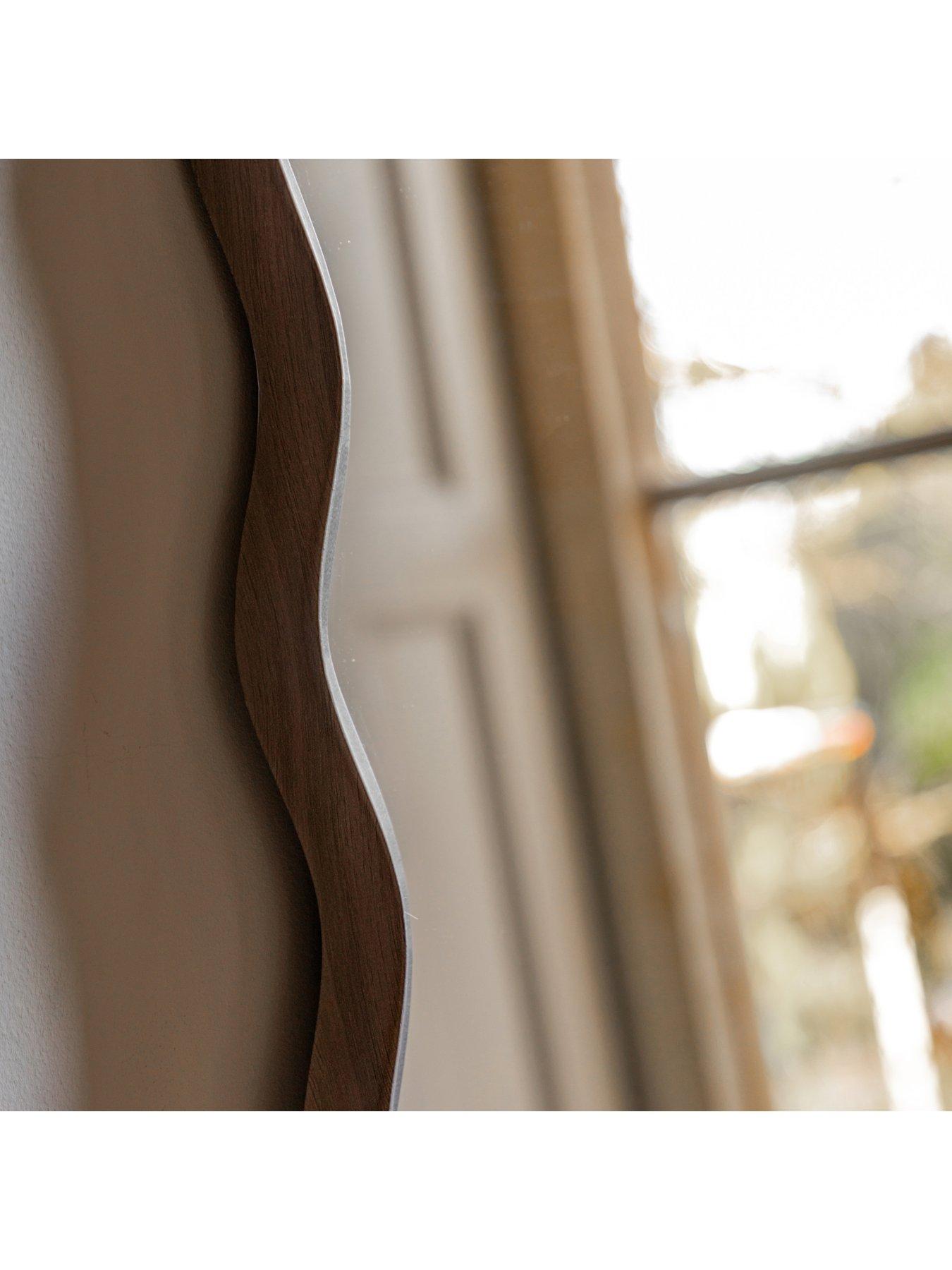 gallery-wiggle-leaner-mirror-walnut-500x30x1500mmoutfit