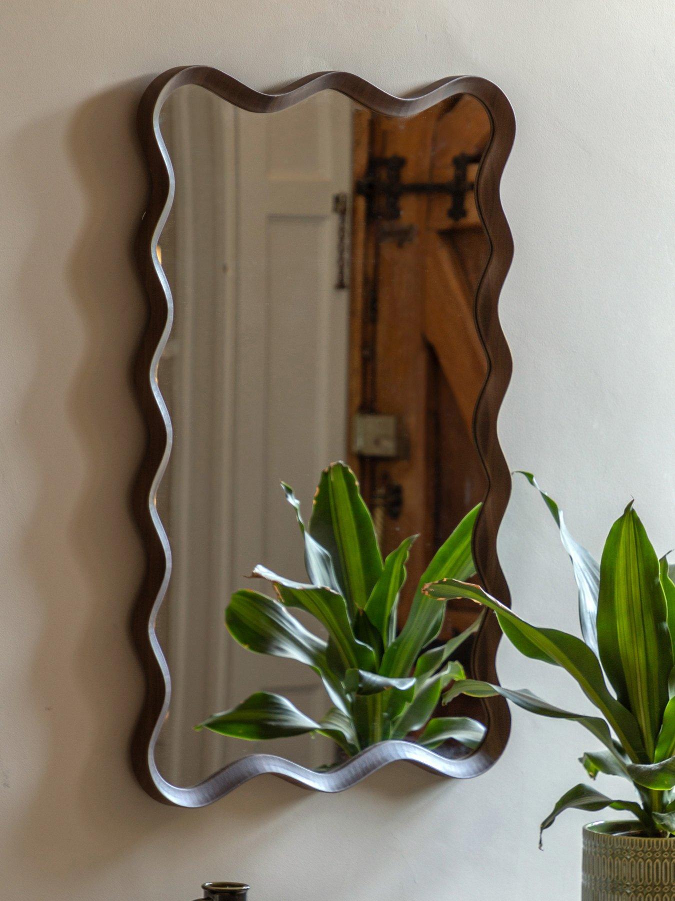 gallery-wiggle-mirror-walnut-600x30x900mmfront