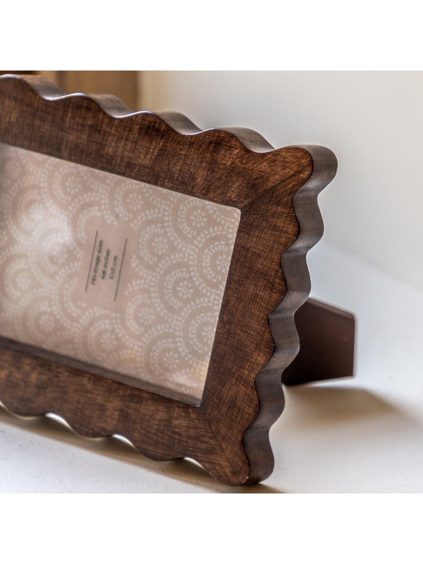 gallery-4x6-mango-wood-scallop-photo-frameback