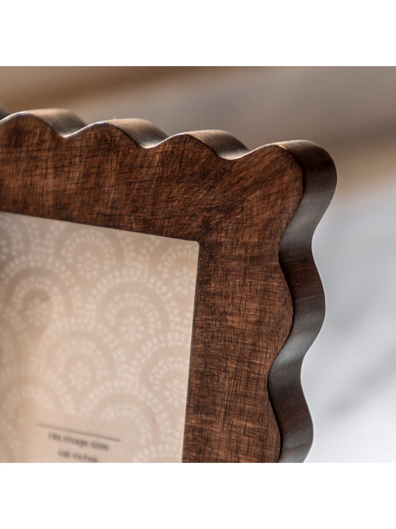 gallery-5x7-mango-wood-scallop-photo-frameback