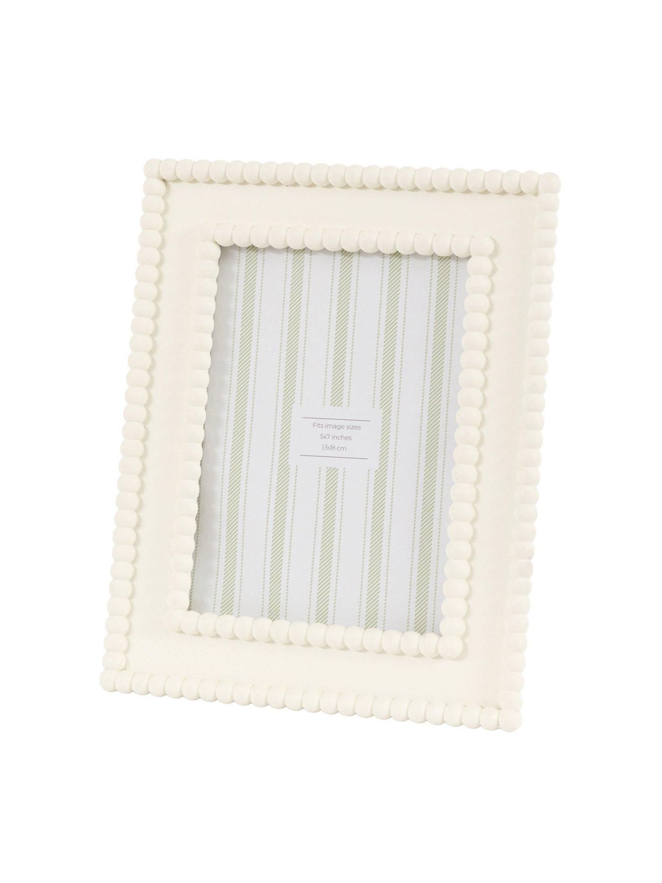 gallery-5x7-beaded-photo-frame-whitefront