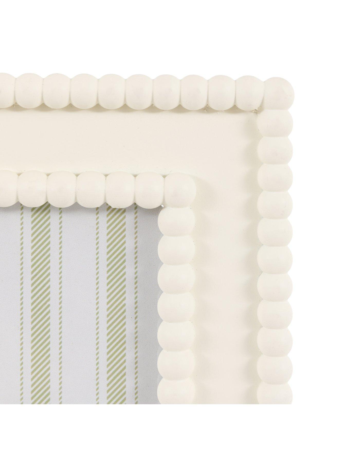 gallery-5x7-beaded-photo-frame-whiteback