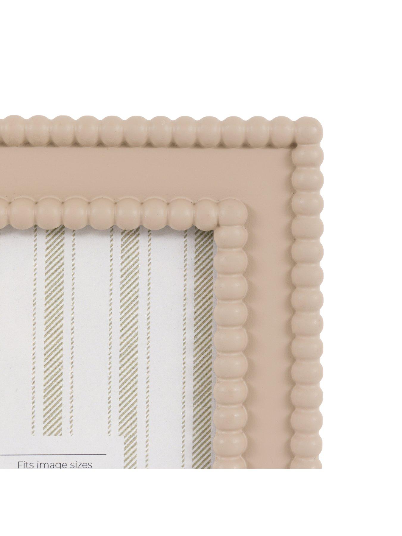 gallery-4x6-beaded-photo-frame-mochaback