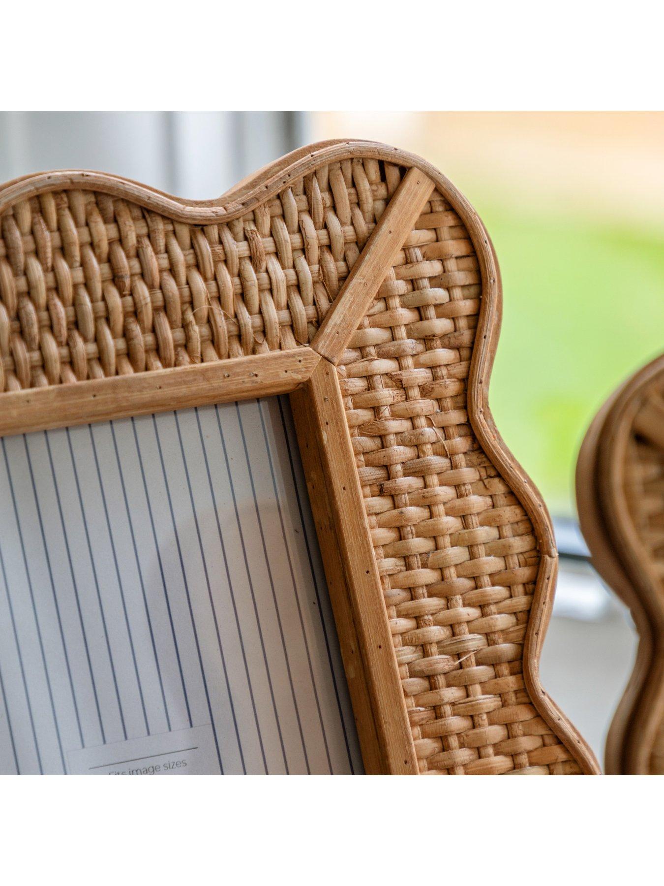 gallery-natural-rattan-photo-frame-28x20cm-5x7outfit