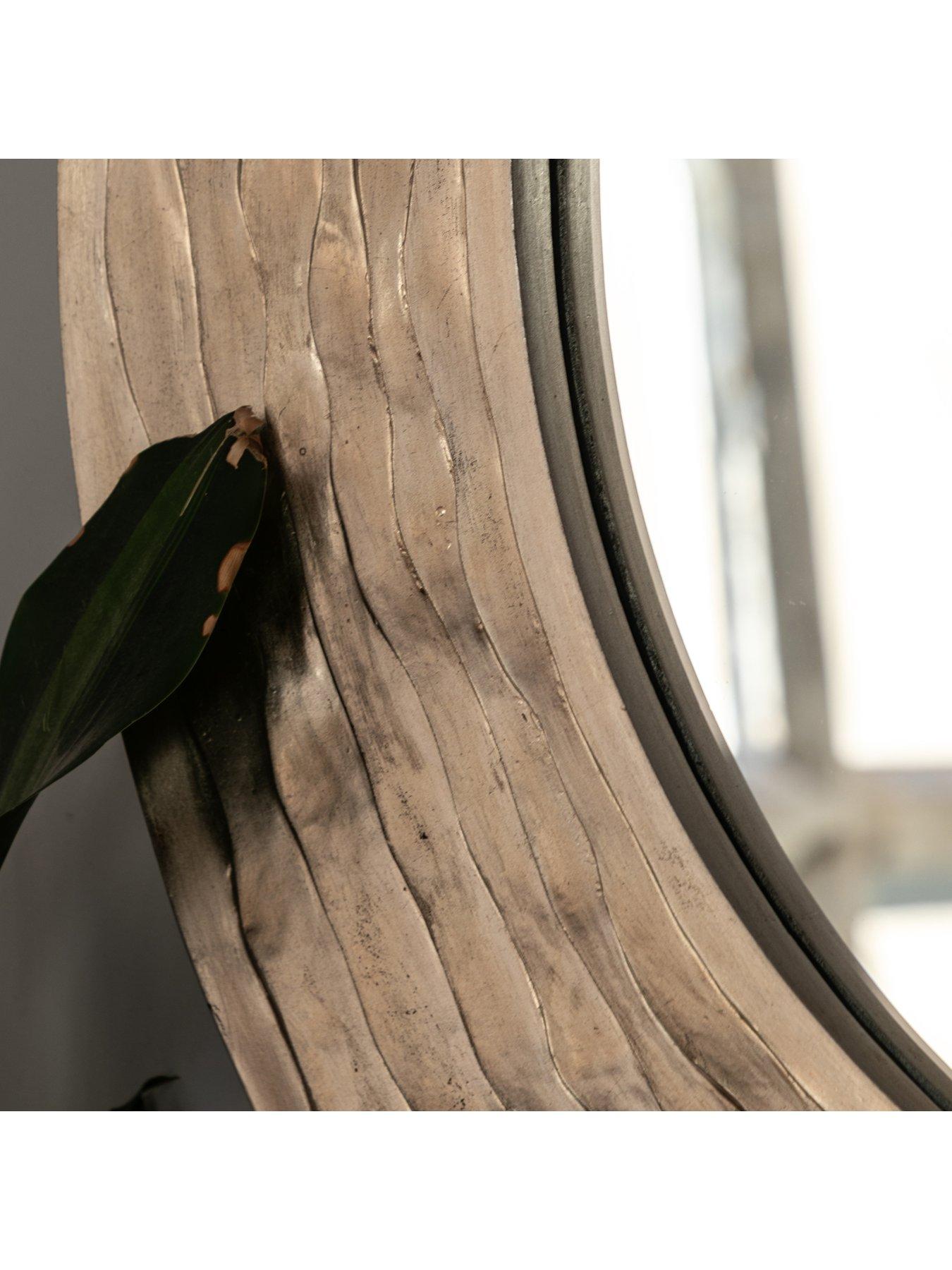 gallery-cresta-round-mirror-champagne-900x40x900mmoutfit