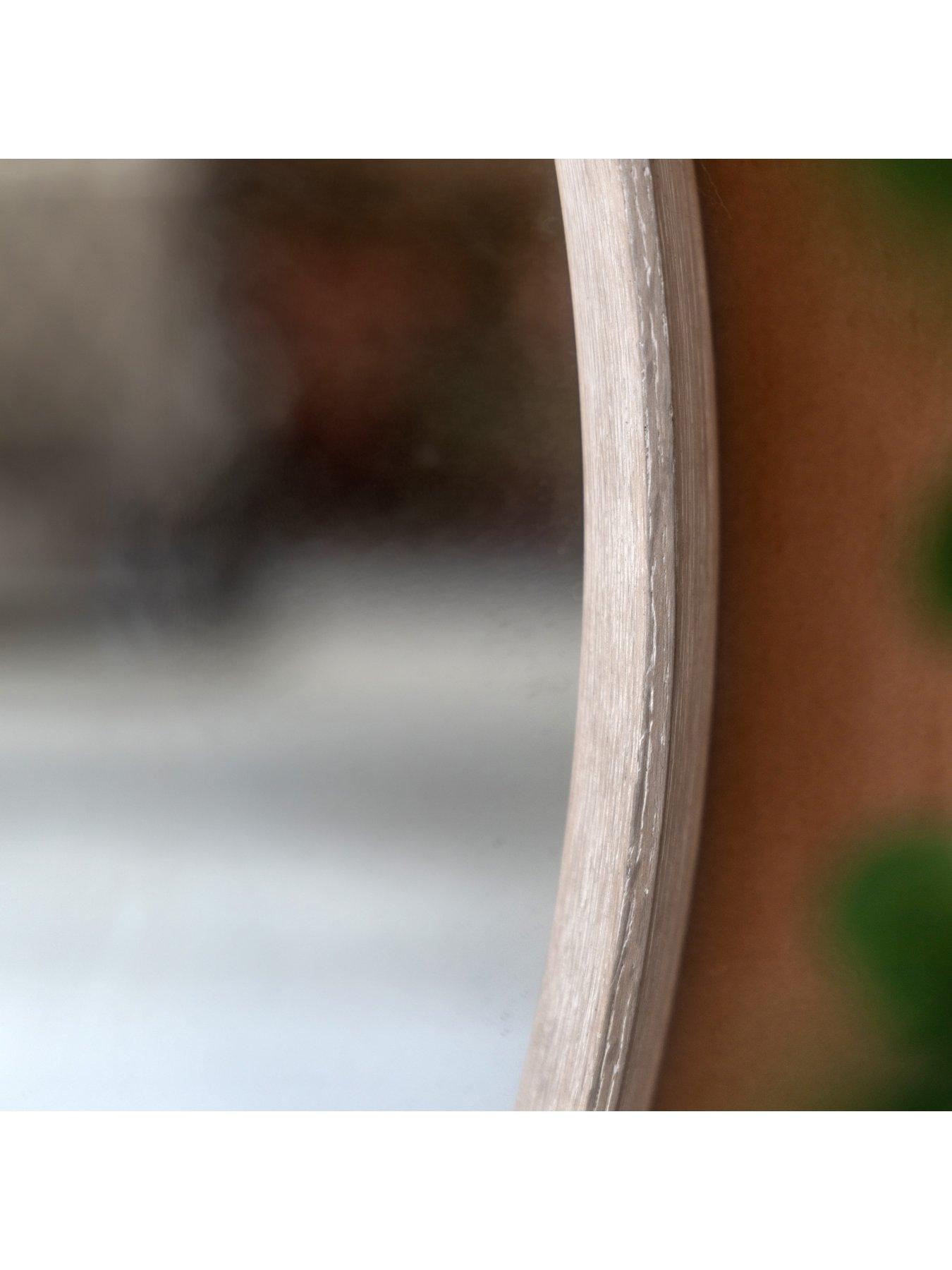 gallery-helsinki-round-mirror-washed-oak-800x58x800mmoutfit
