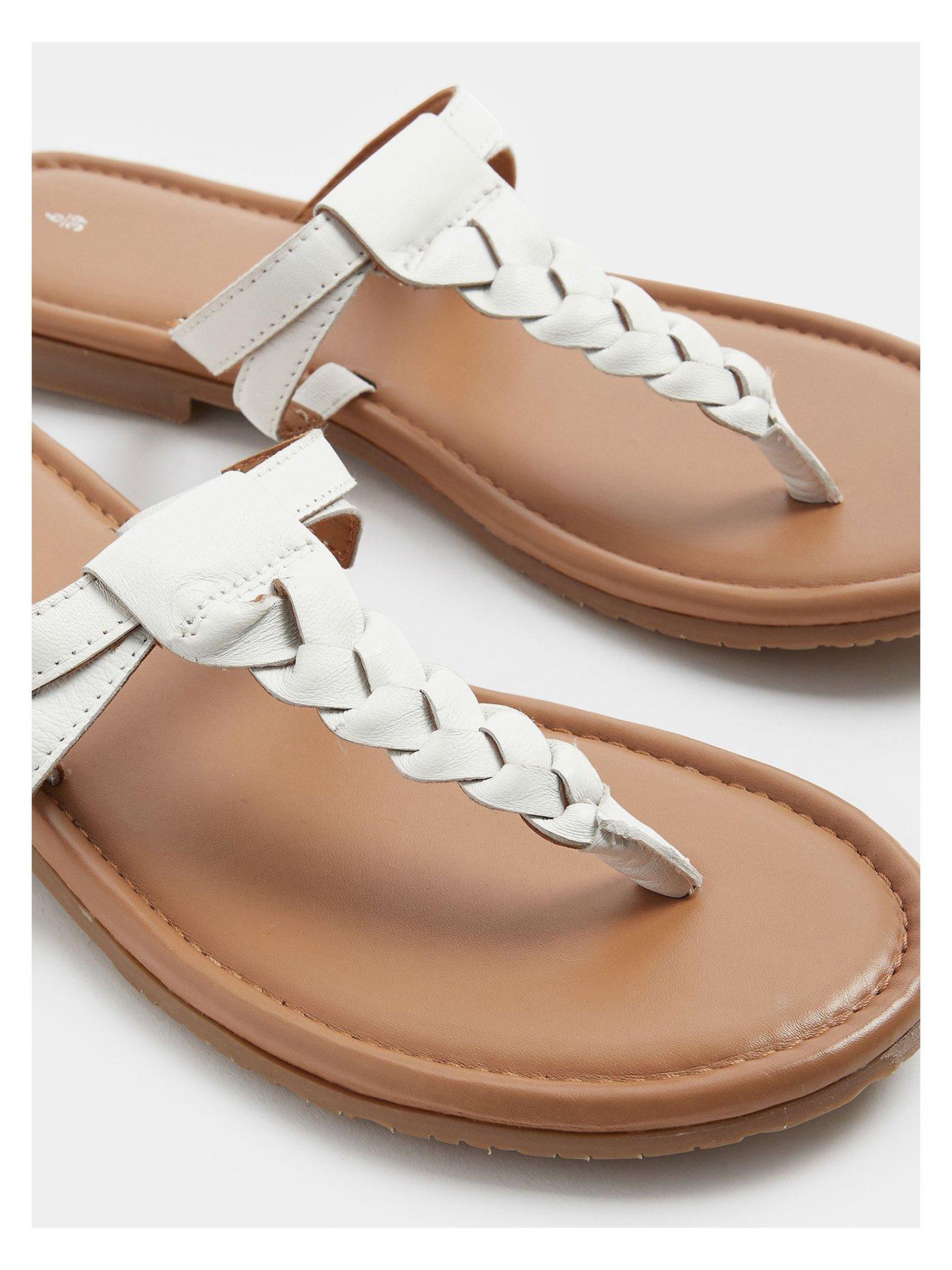 Image 4 of 4 of Yours Wide Fit Plaited Toe Sandals - White