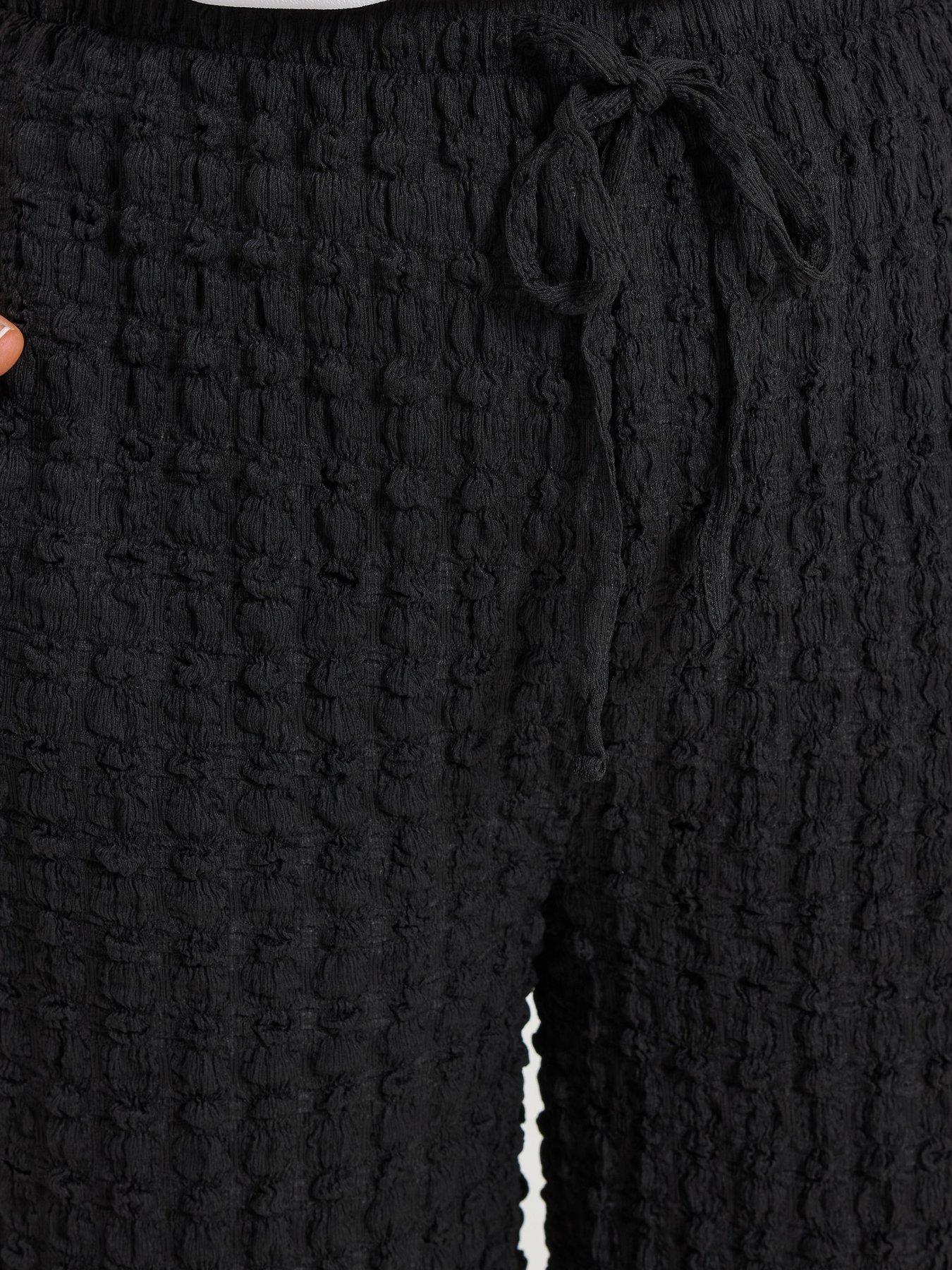 yours-curve-bubble-textured-wide-leg-crops-blackoutfit