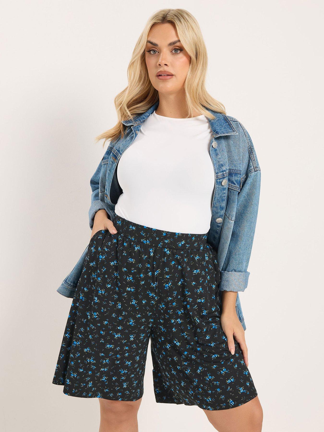 Yours Curve Jersey Crinkle Ditsy Print Shorts