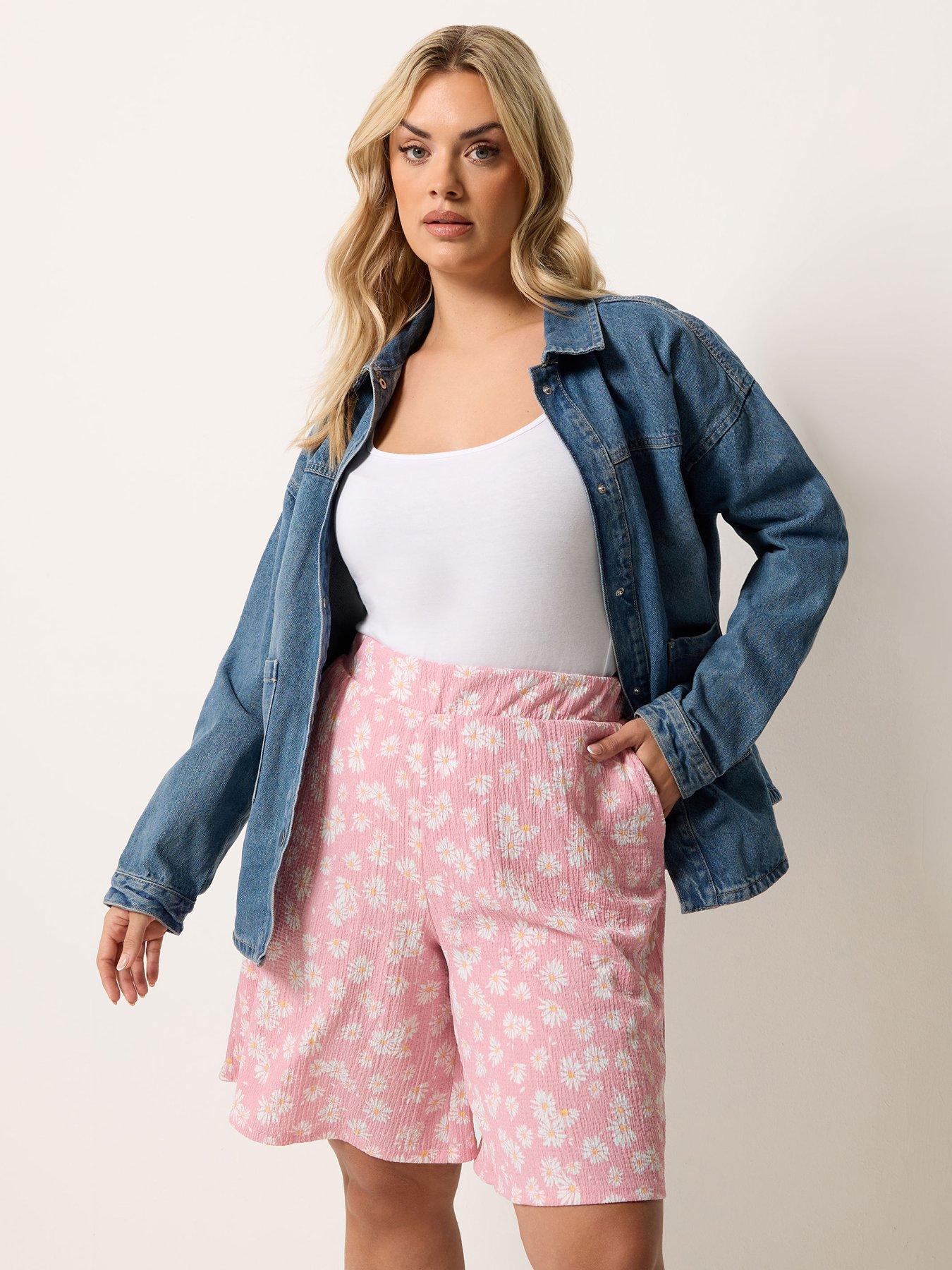 Image 1 of 5 of Yours Curve Jersey Crinkle Daisy Print Shorts