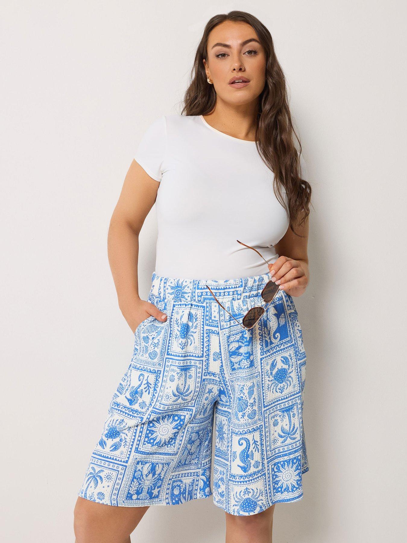 Image 1 of 5 of Yours Curve Jersey Crinkle Shorts - Blue
