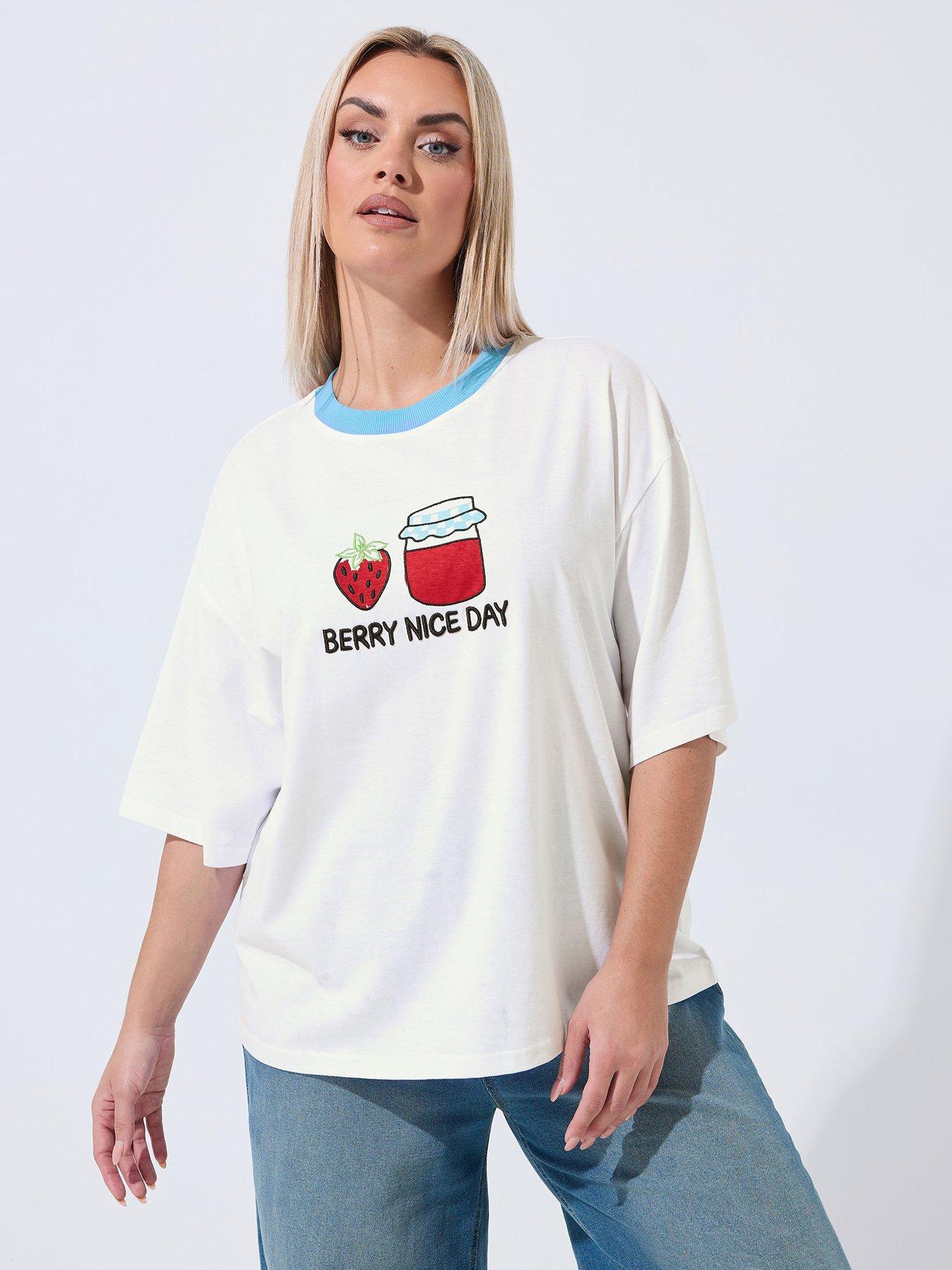 yours-curve-3d-embroidery-t-shirtfront