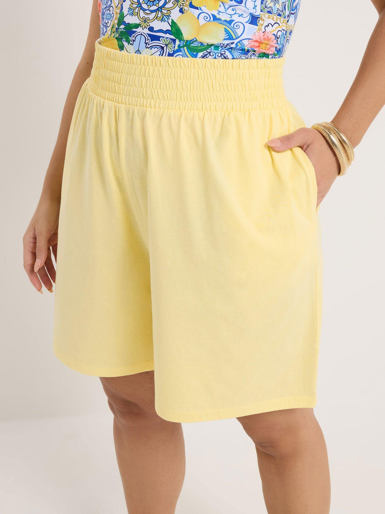 yours-curve-jersey-shirred-shorts-yellowoutfit
