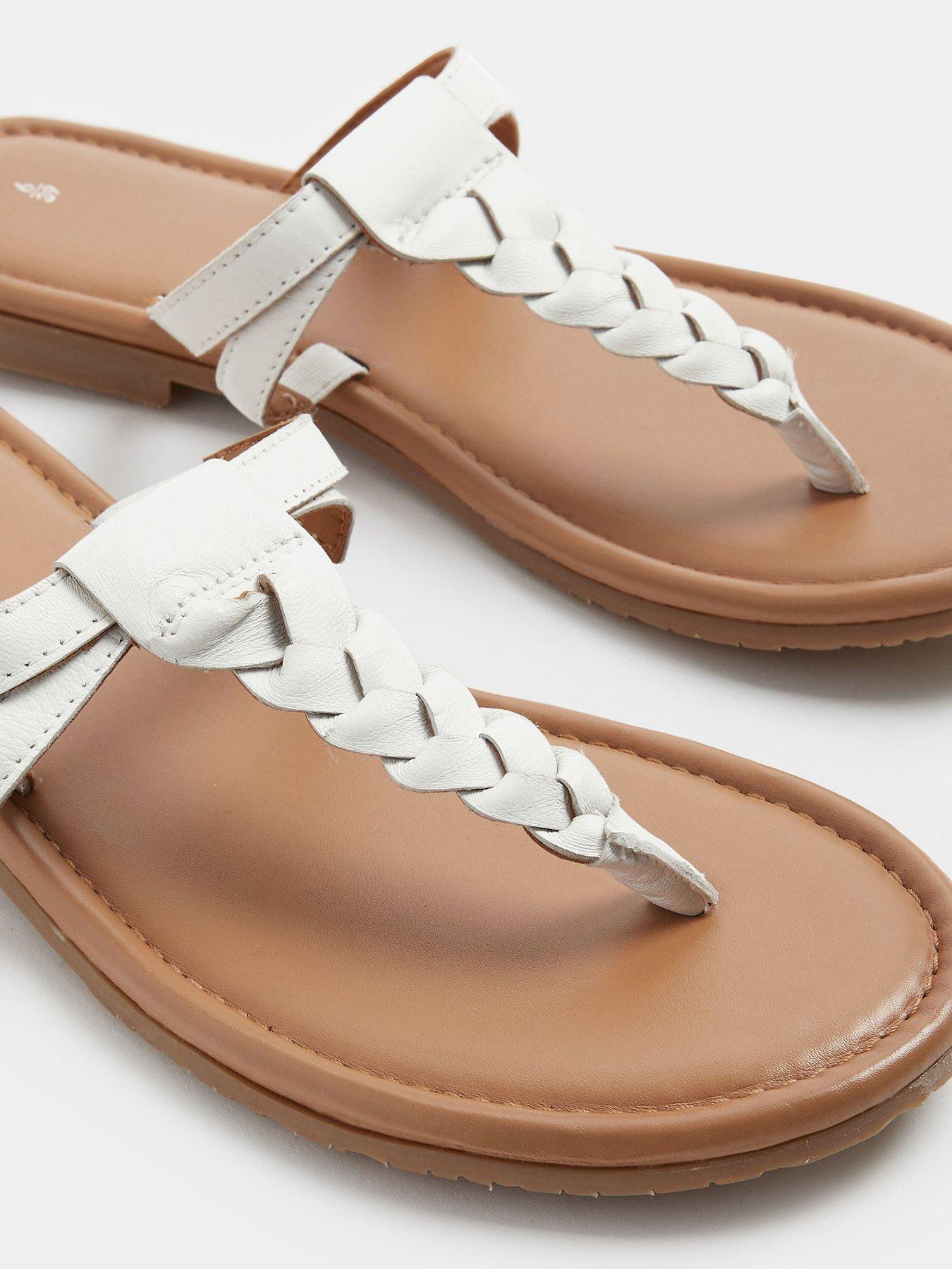 Image 4 of 4 of Yours Extra Wide Fit Plaited Toe Sandal