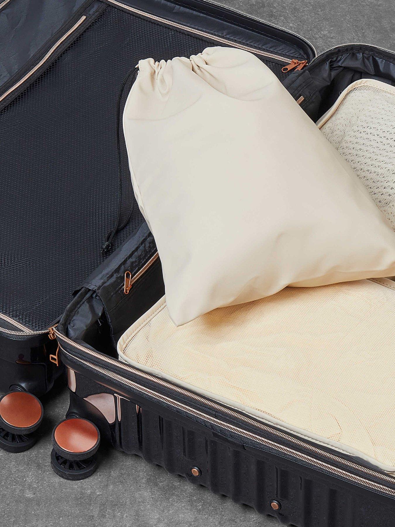 rock-luggage-packing-cubes-beige-set-of-4outfit