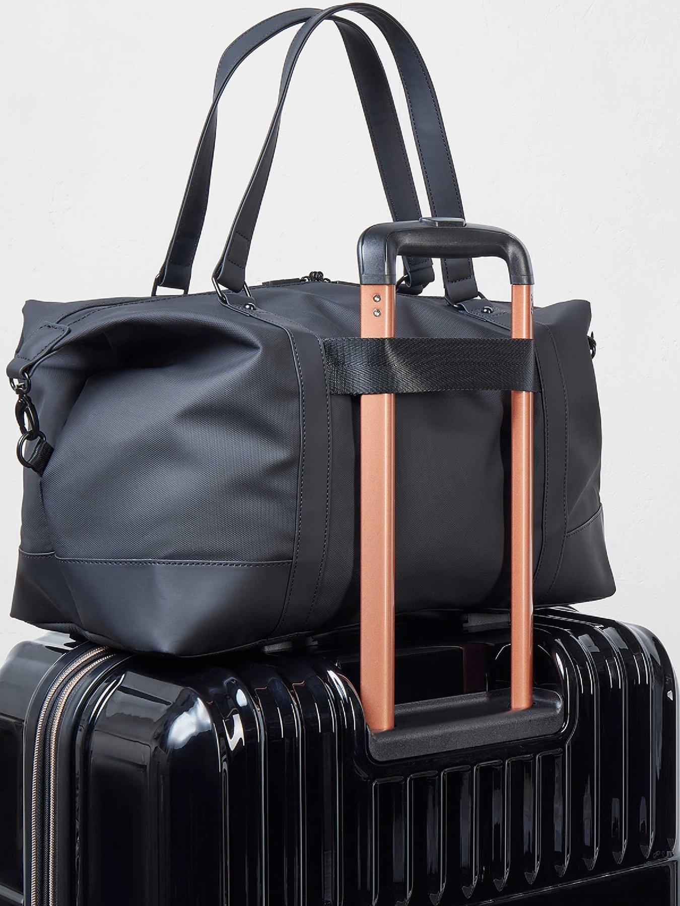 rock-luggage-harper-black-holdall-mediumoutfit