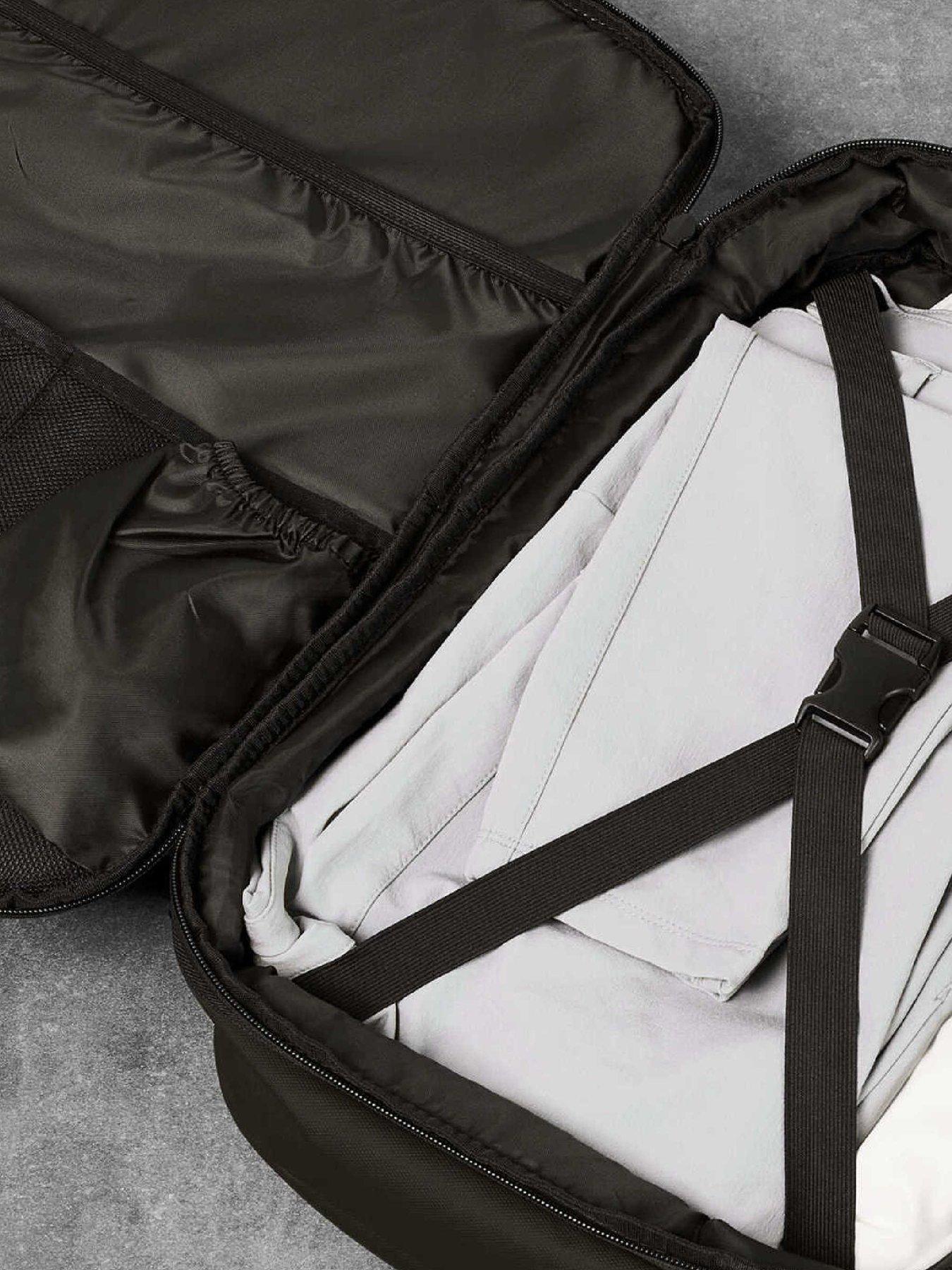 rock-luggage-belgravia-black-backpackdetail