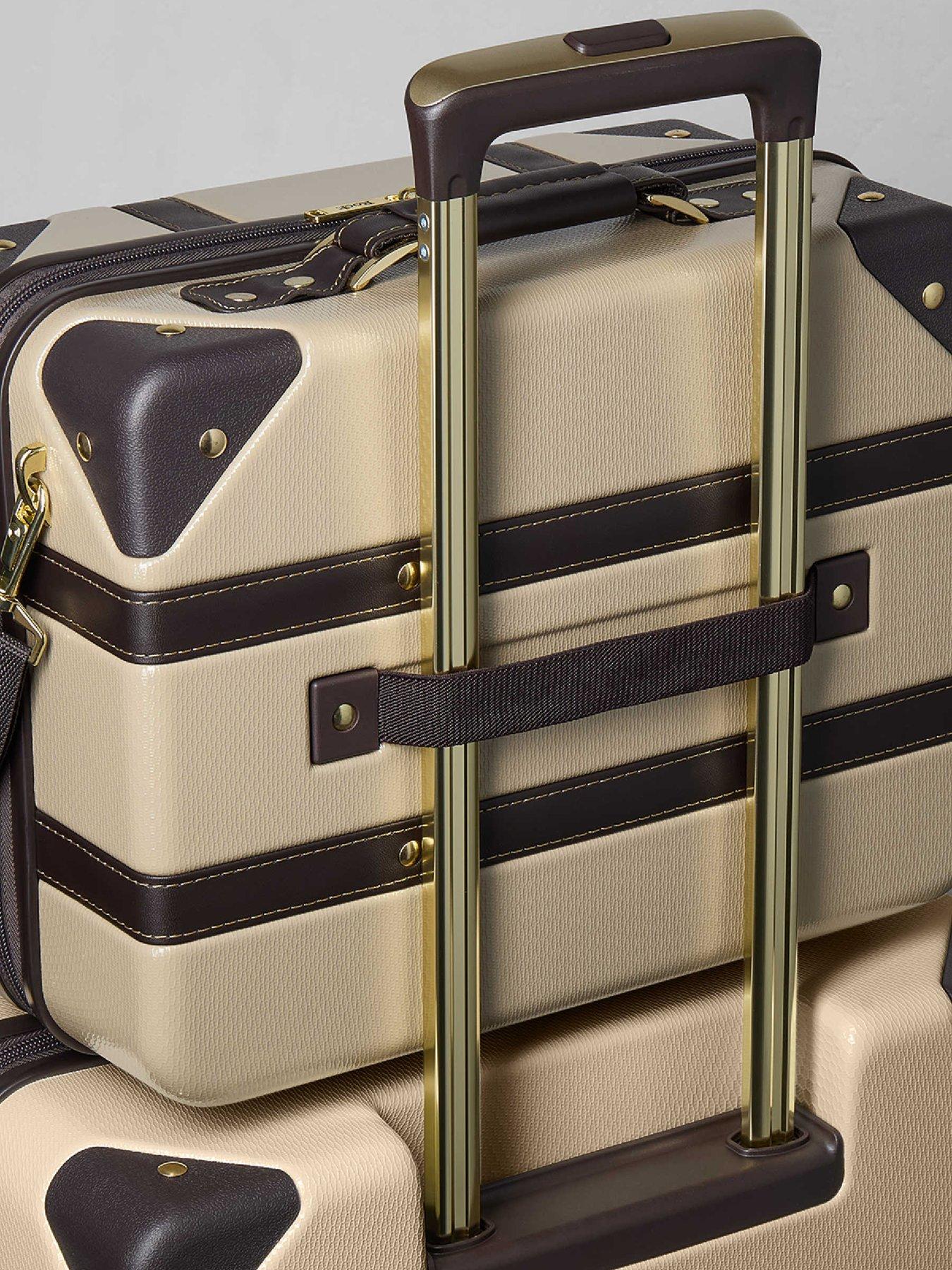 rock-luggage-vintage-gold-vanity-caseoutfit