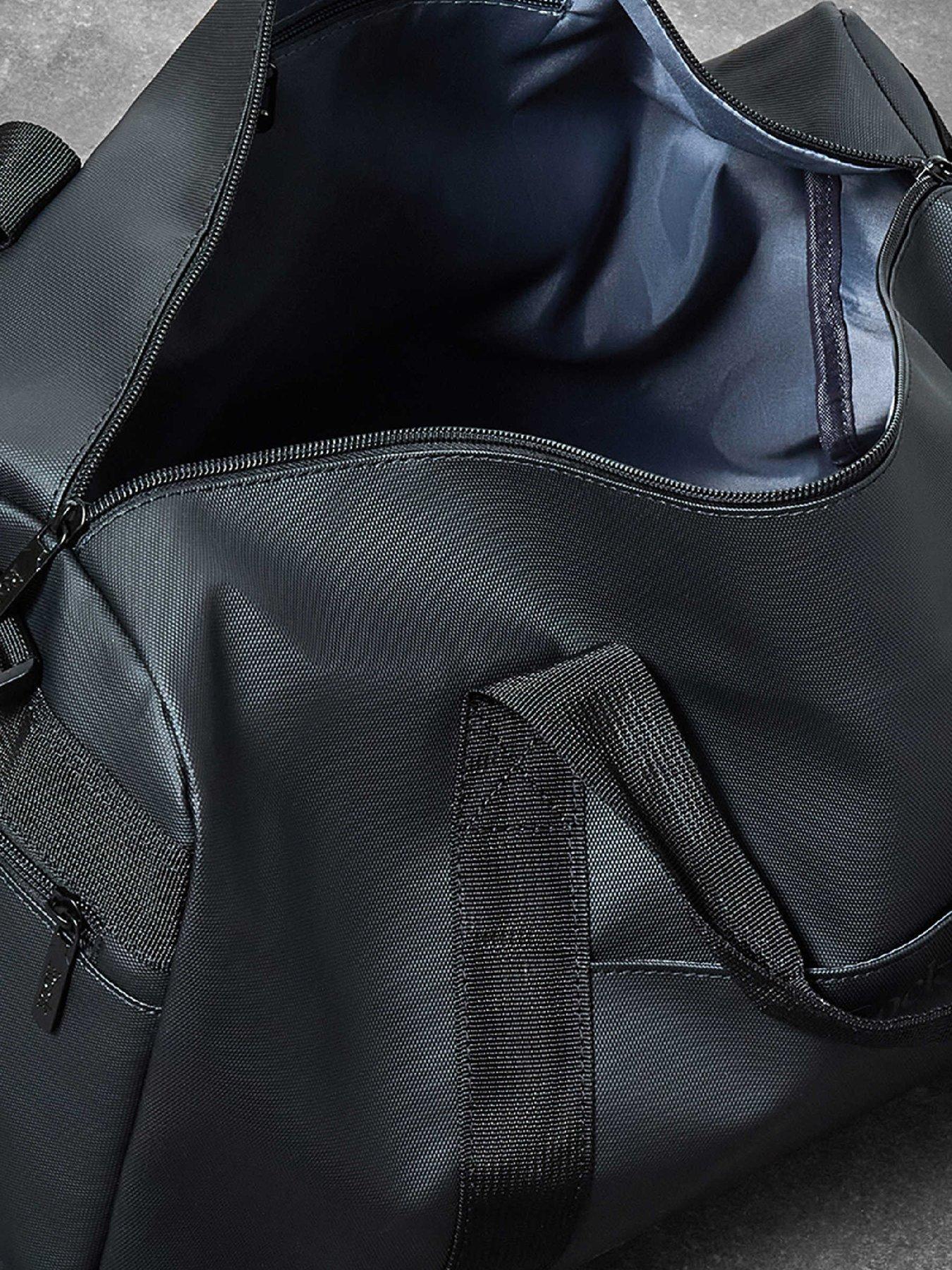rock-luggage-camden-black-holdall-mediumoutfit