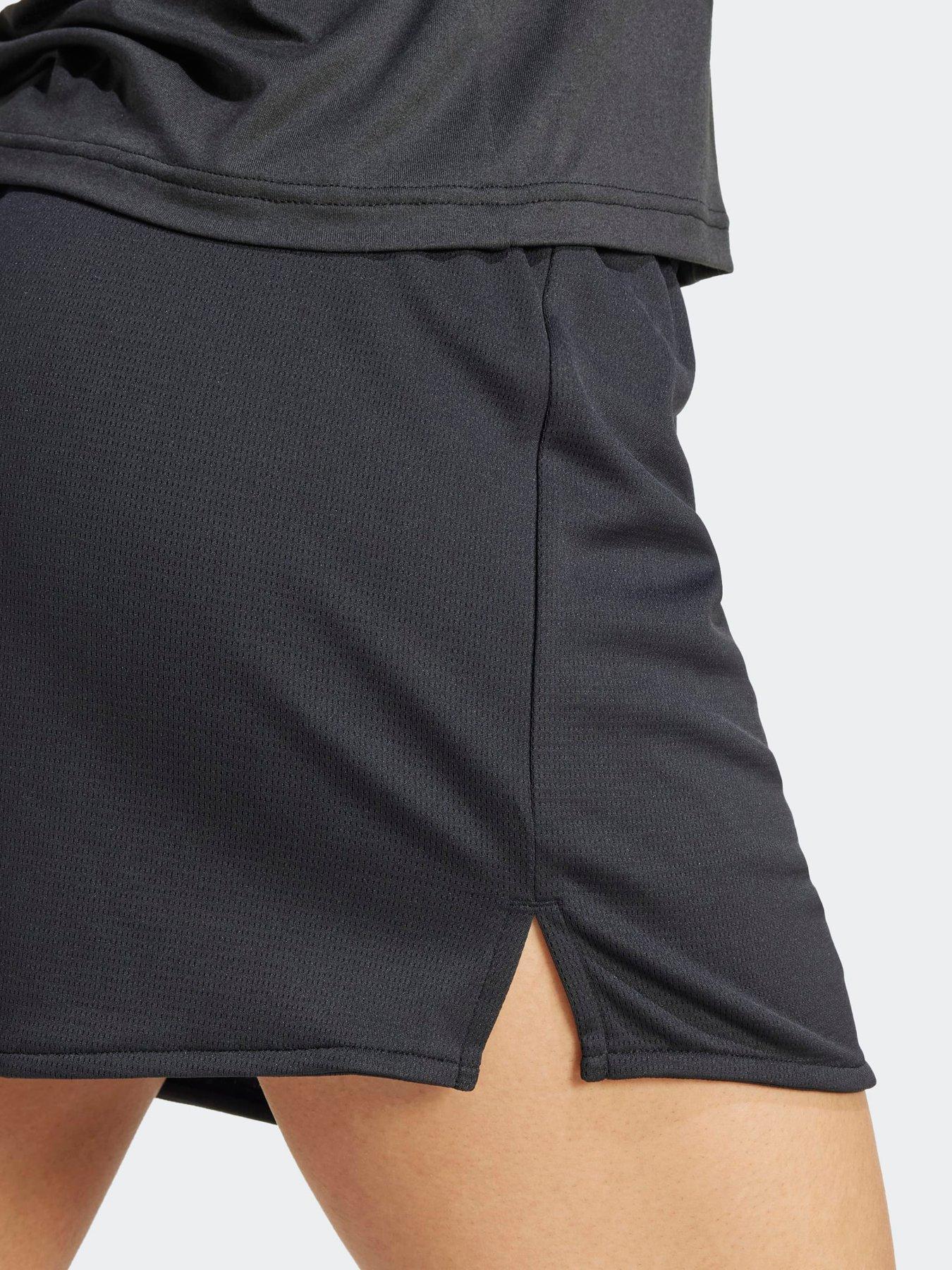 adidas-womens-training-workout-essentials-shorts-blackoutfit