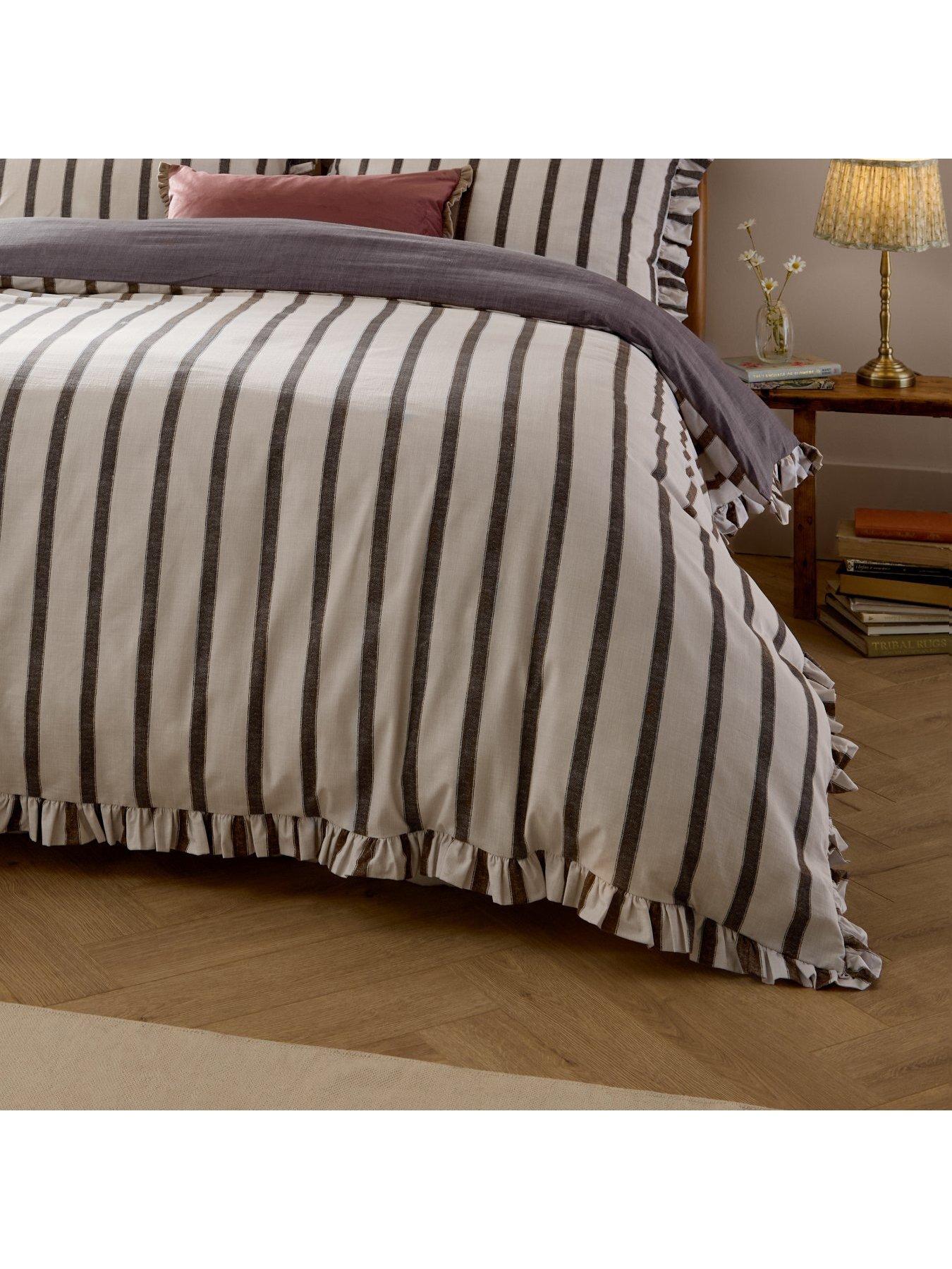 wylder-connie-duvet-set-chocolateback