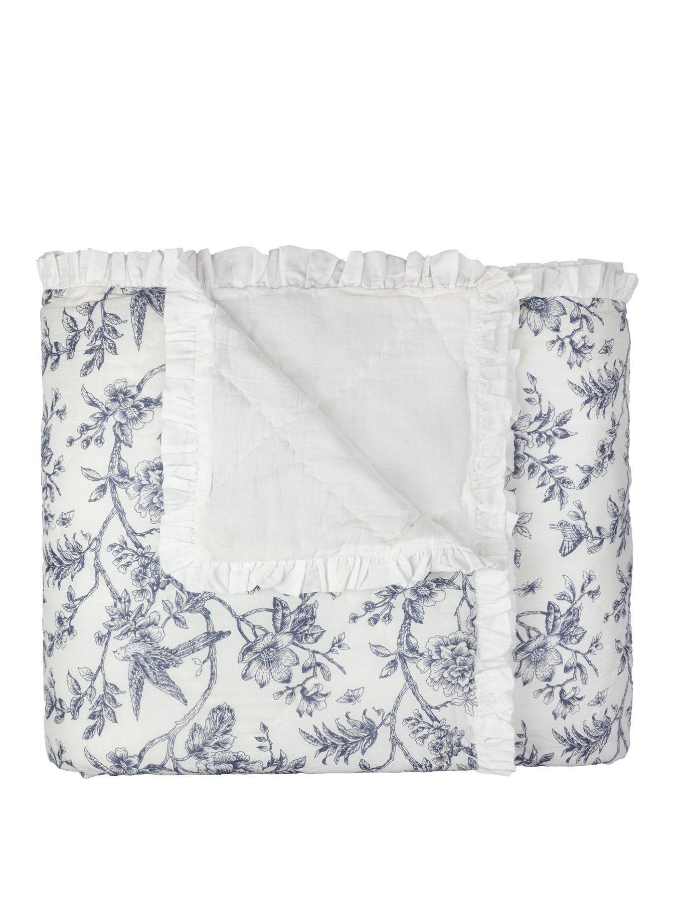wylder-hermione-bedspread-ivory-bluestillFront