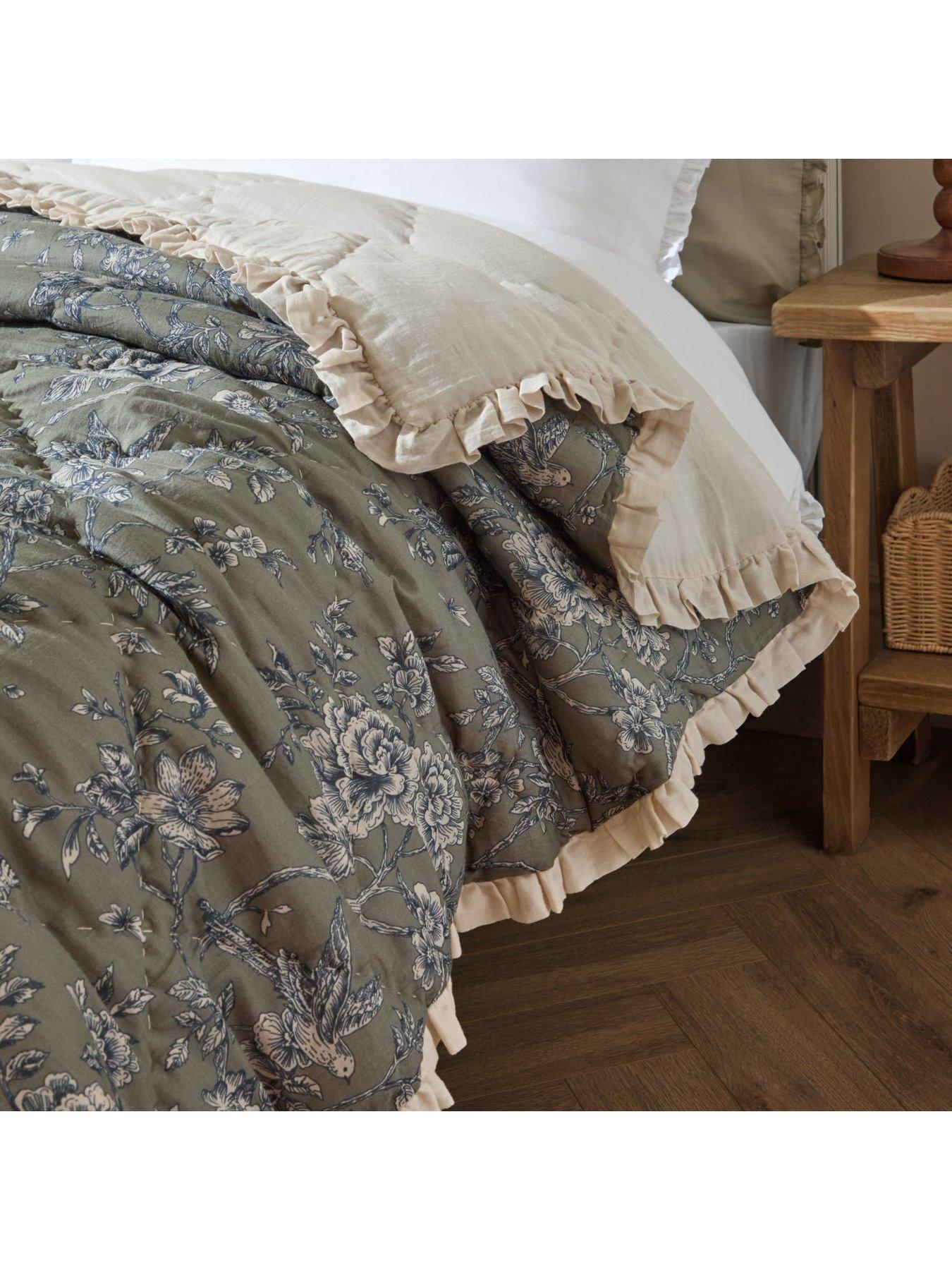 wylder-hermione-bedspread-mossback