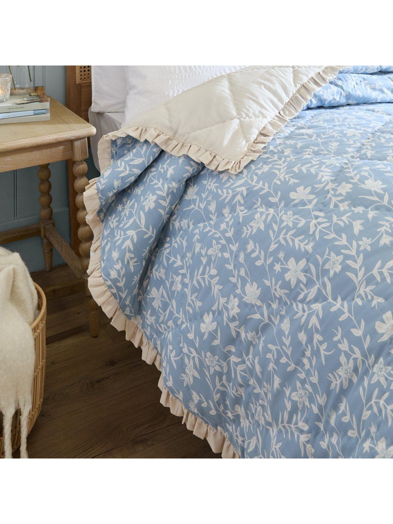 wylder-amelia-bedspread-delph-blueback