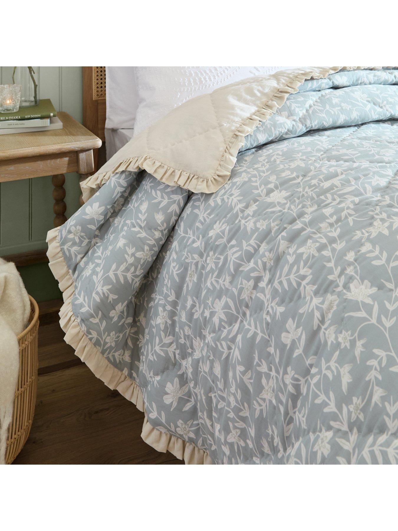 wylder-amelia-bedspread-seafoamback