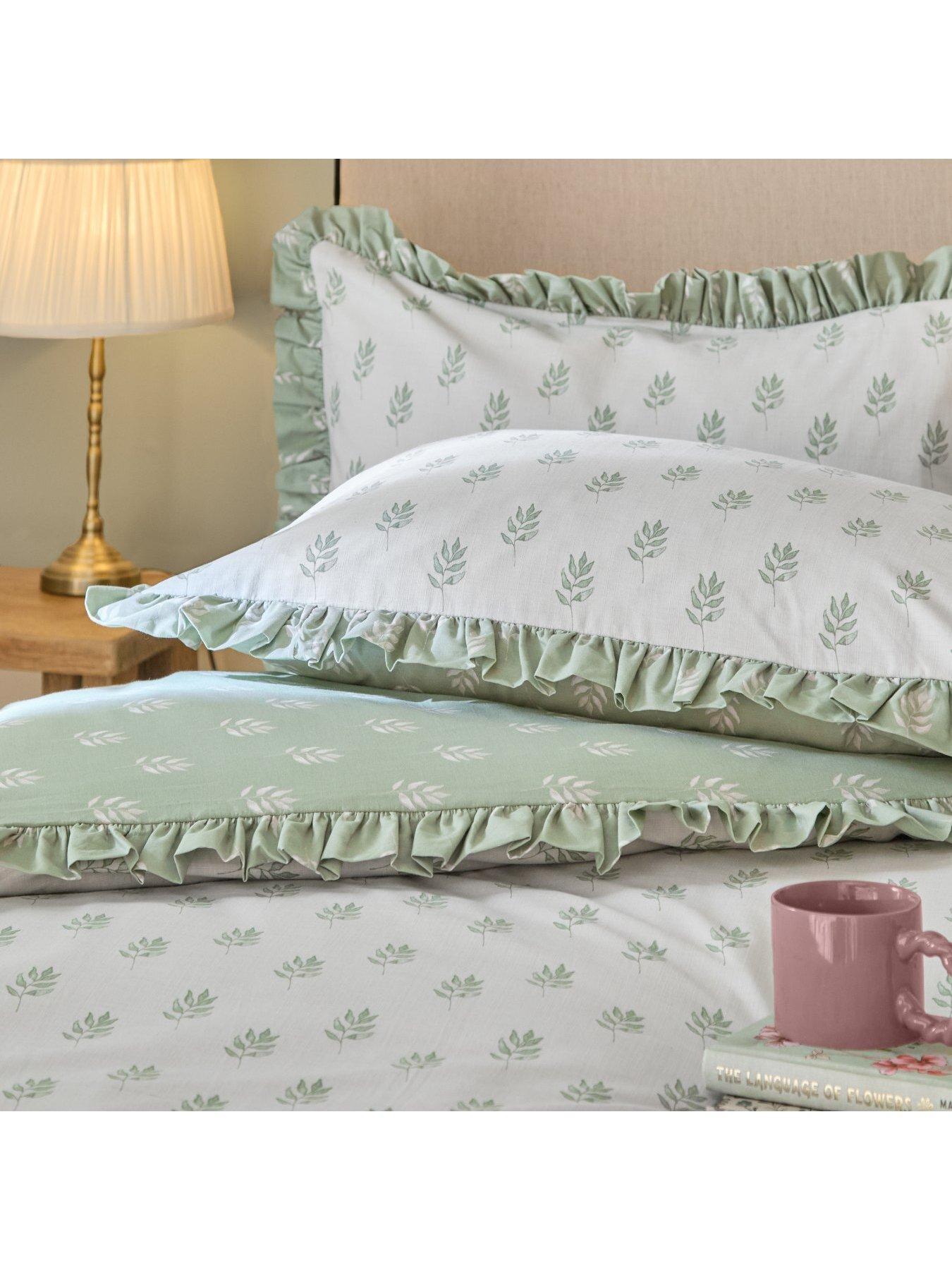 wylder-ava-duvet-set-white-sageback
